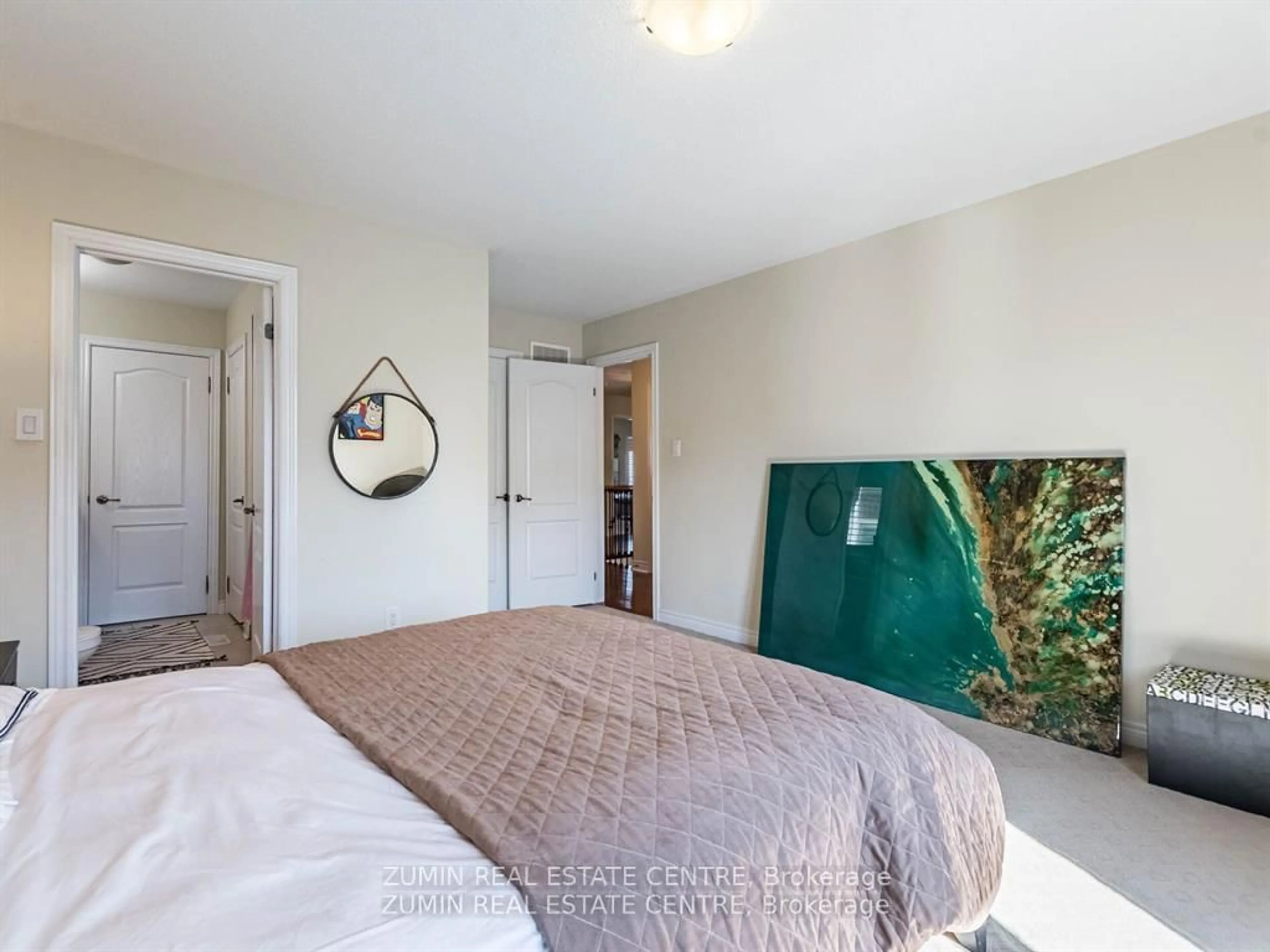 Bedroom with bed, unknown for 15 Garryoaks Dr, Brampton Ontario L6P 3E2