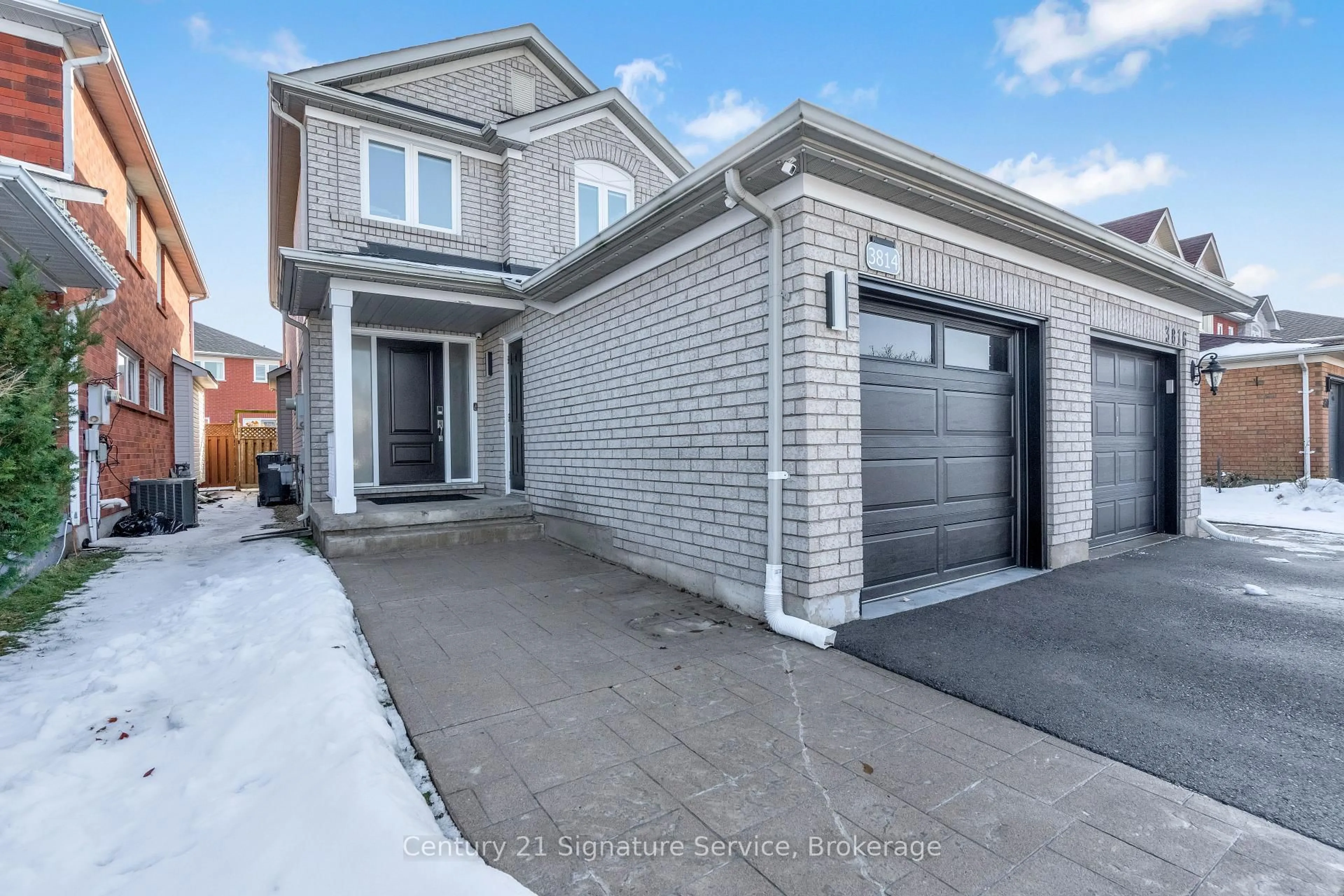 Home with brick exterior material, street for 3814 Spicewood Way, Mississauga Ontario L5N 7W7