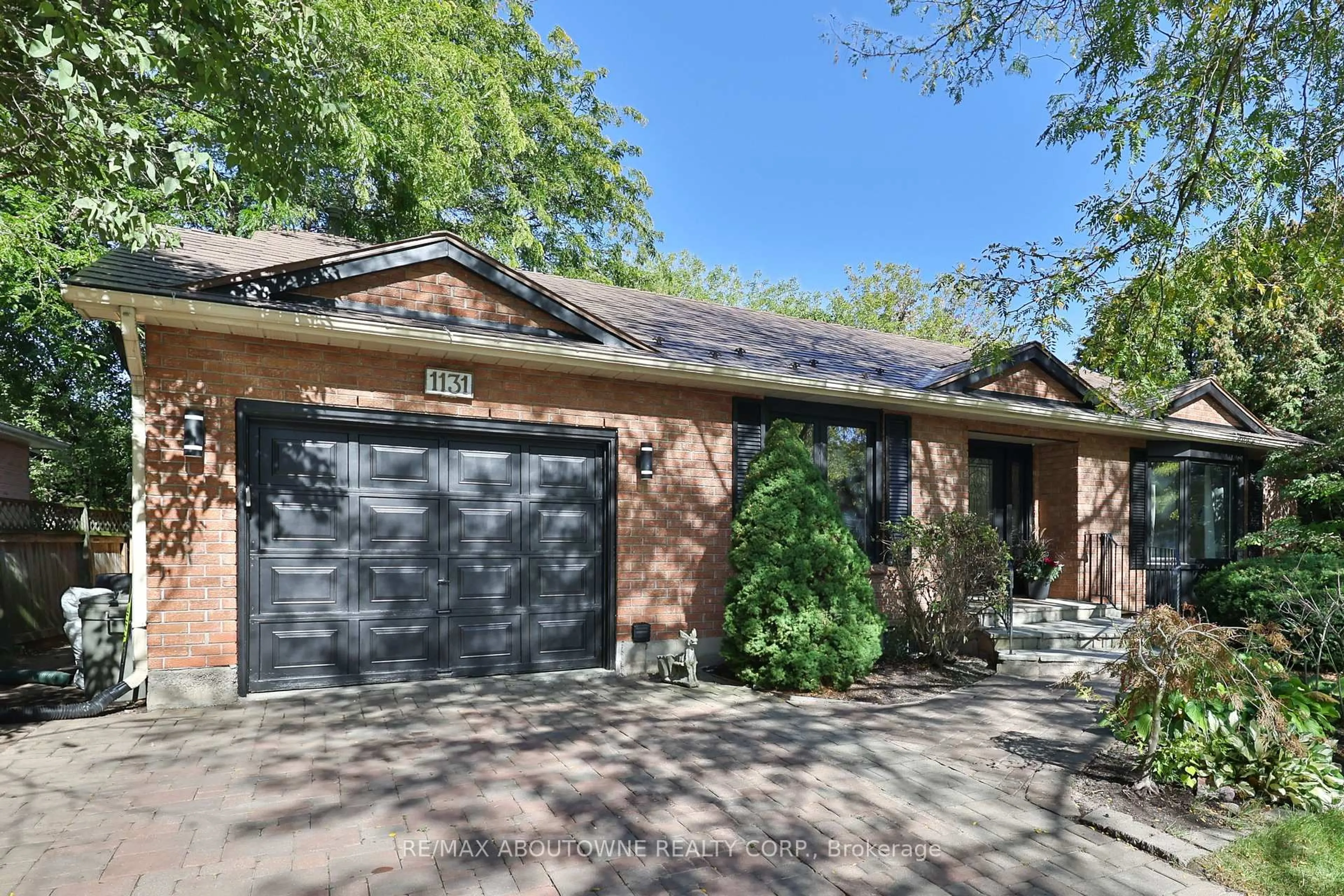 Home with brick exterior material, street for 1131 Carol St, Burlington Ontario L7S 1Z9
