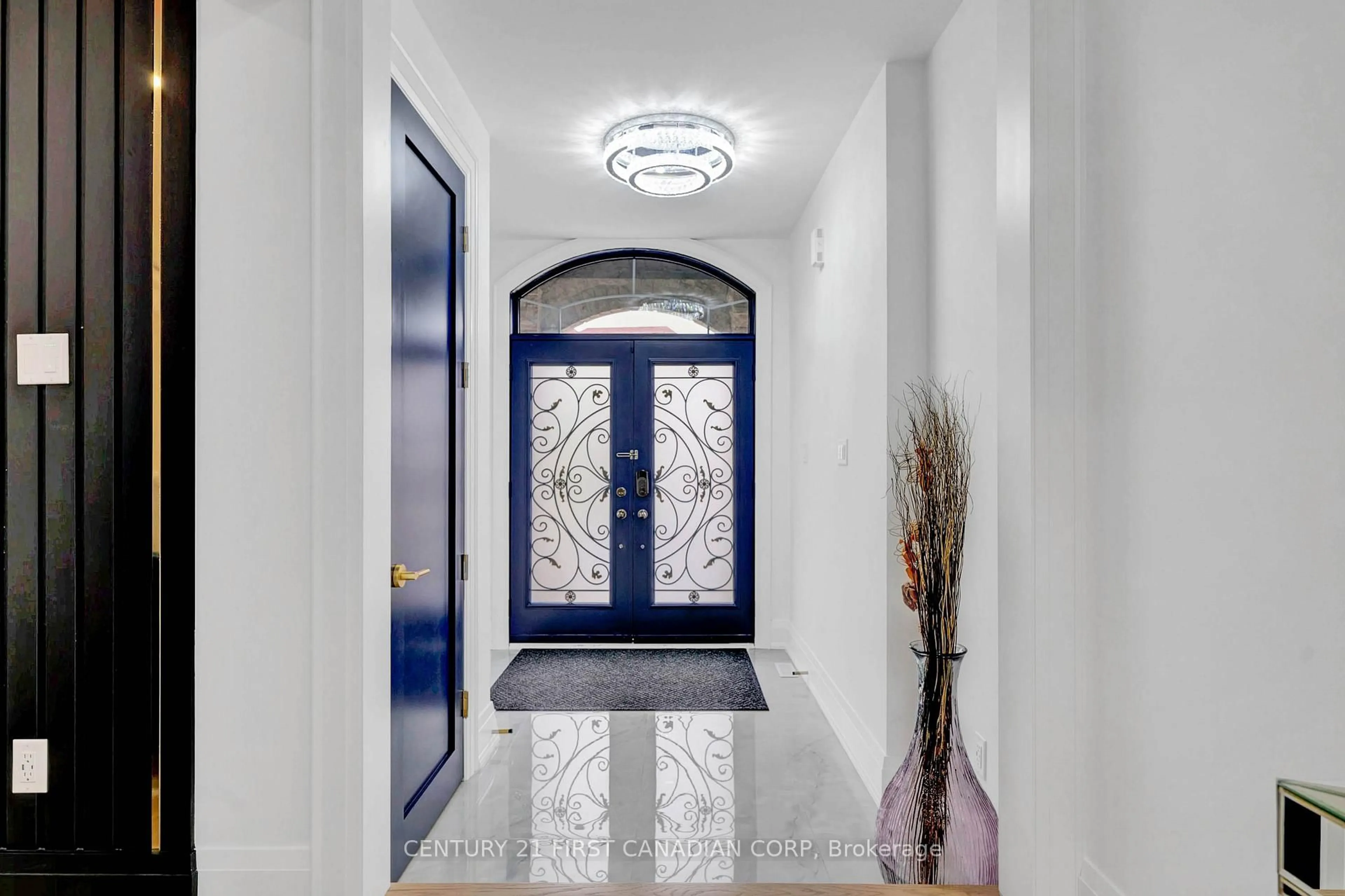 Indoor foyer for 4 Freshspring Dr, Brampton Ontario L6R 3H6