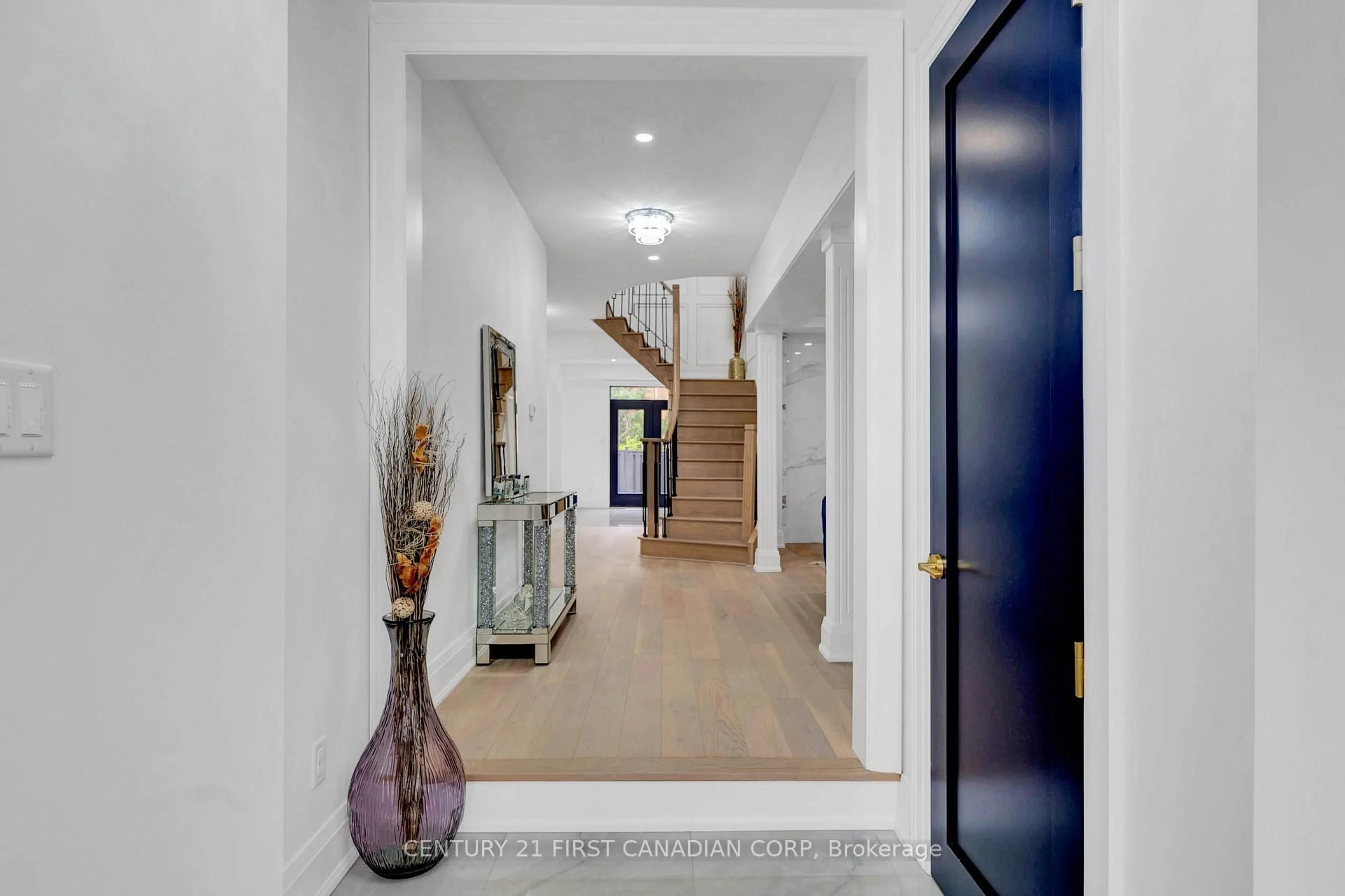 Indoor foyer for 4 Freshspring Dr, Brampton Ontario L6R 3H6