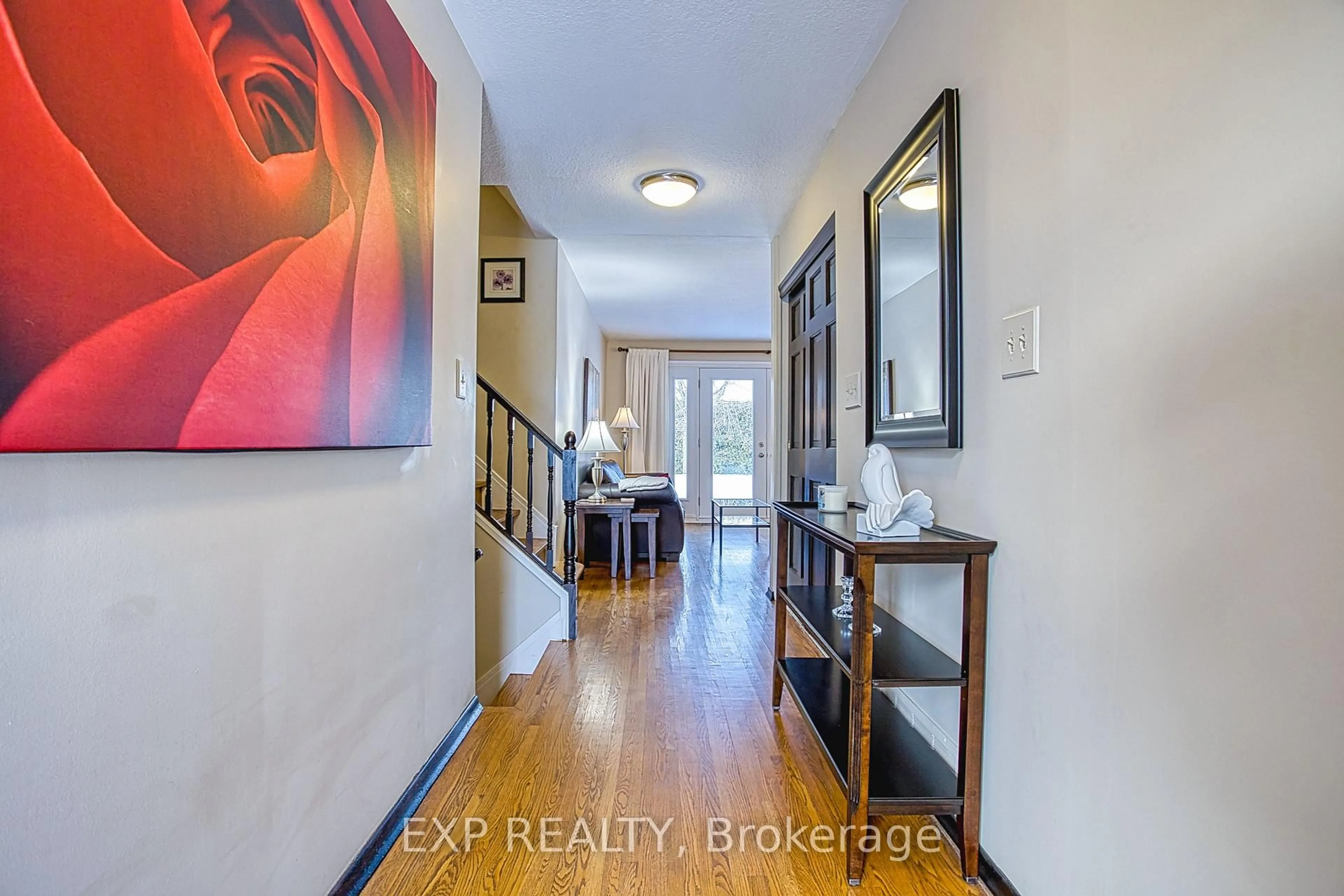 Indoor entryway for 99 Swanhurst Blvd, Mississauga Ontario L5N 1B8