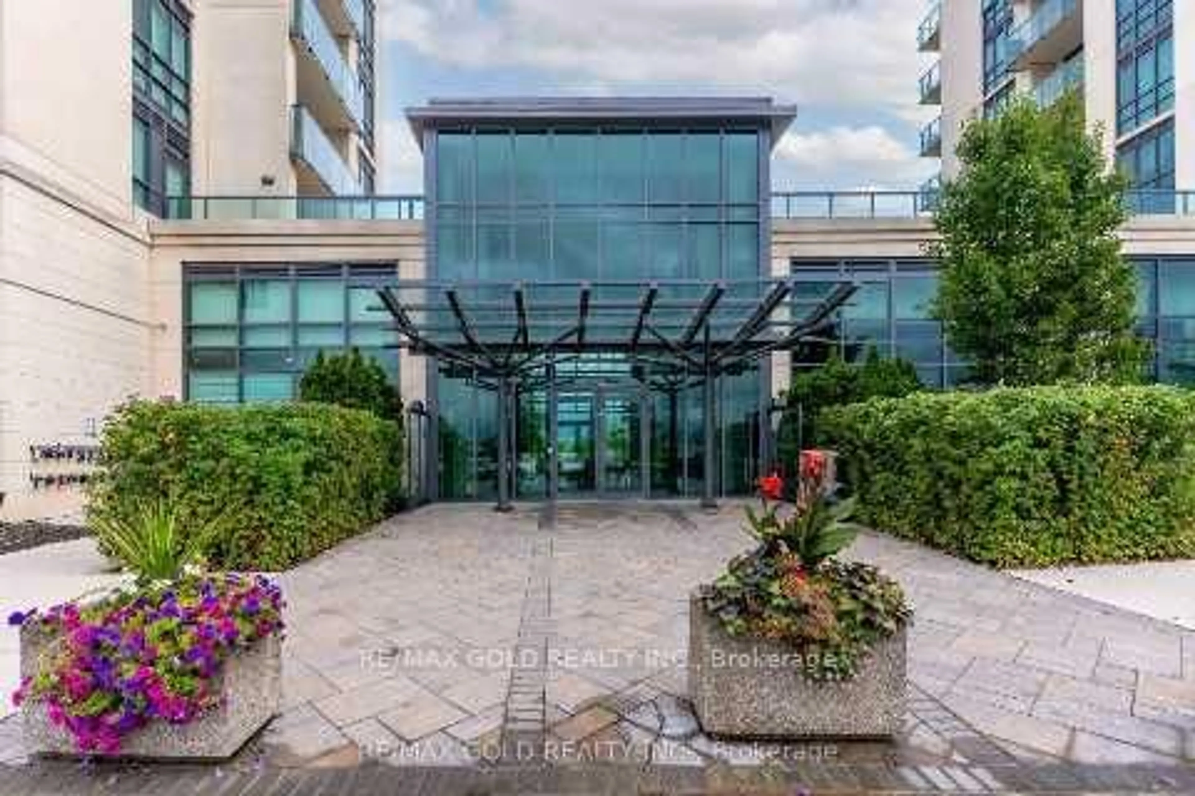 Indoor foyer for 55 Yorkland Blvd #503, Brampton Ontario L6P 4K9