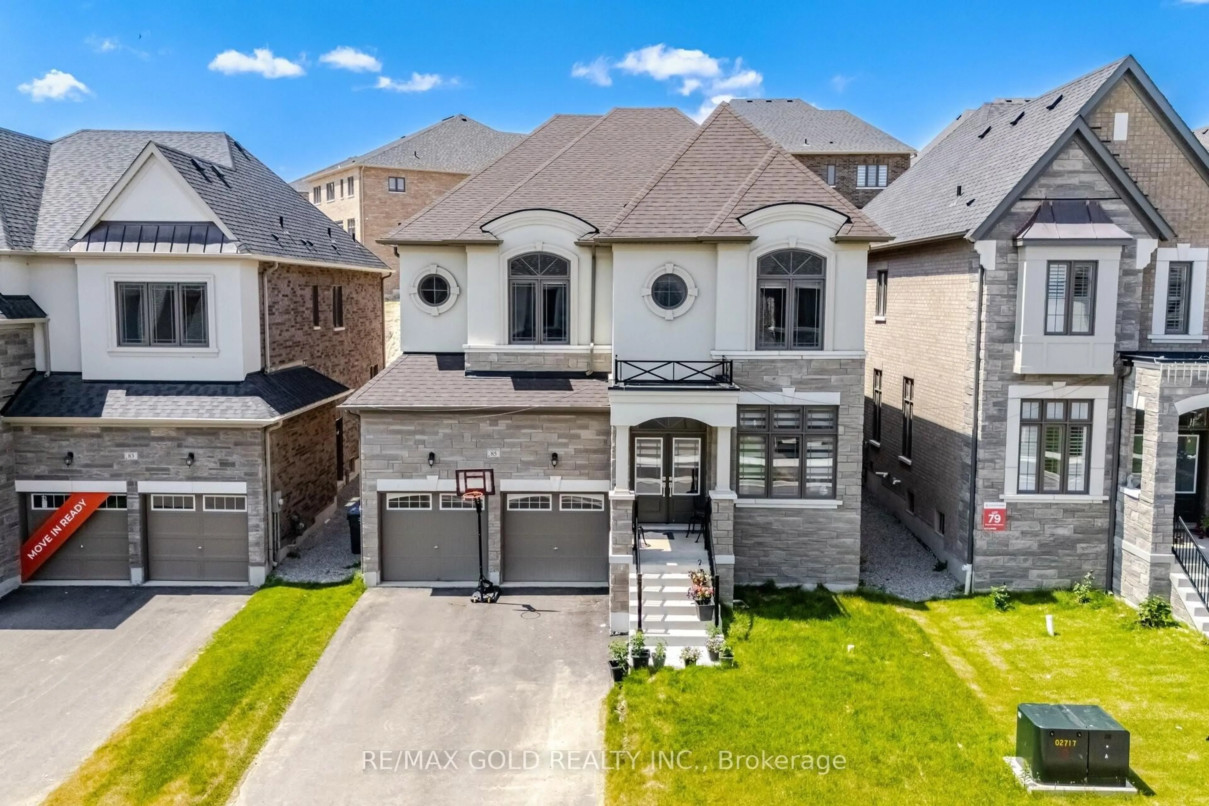 A pic from outside/outdoor area/front of a property/back of a property/a pic from drone, street for 85 James Walker Ave, Caledon Ontario L7C 4N1