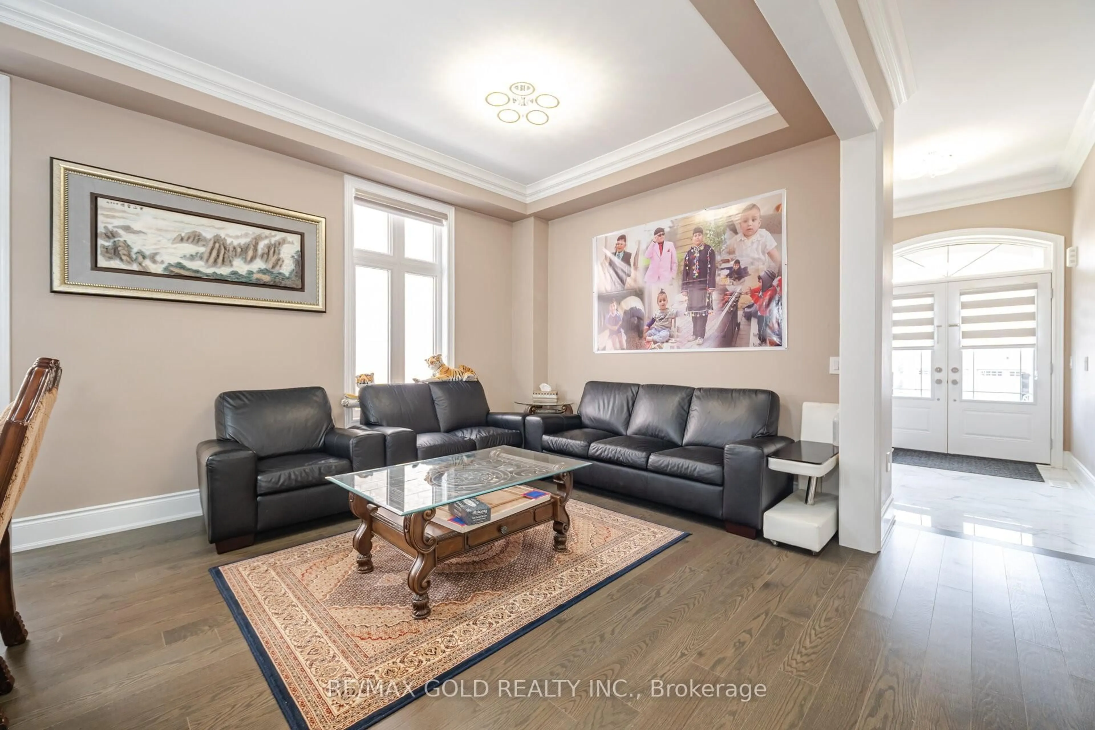 Living room with furniture, unknown for 85 James Walker Ave, Caledon Ontario L7C 4N1