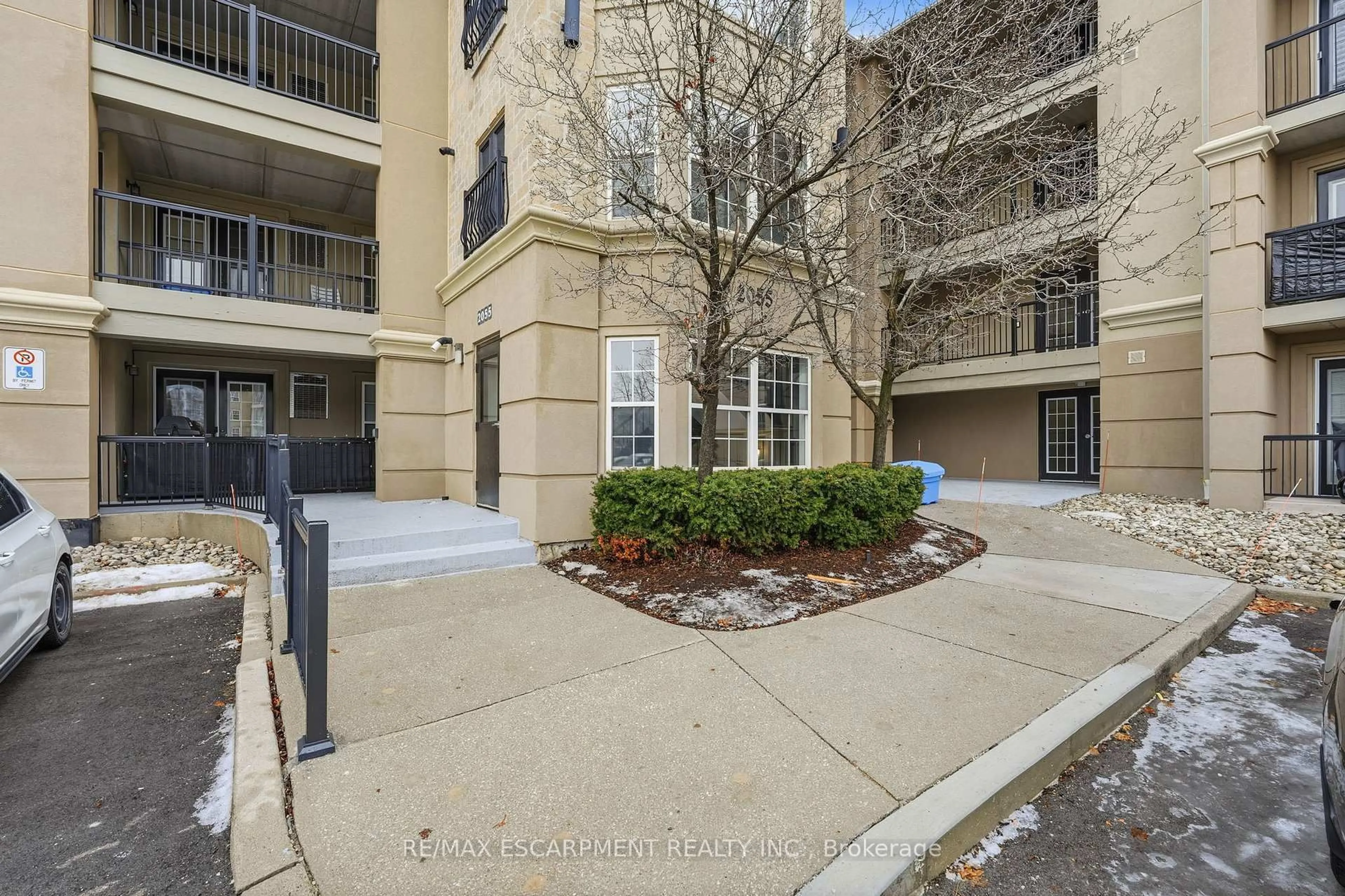 Unknown for 2055 Appleby Line #308, Burlington Ontario L7L 7H1