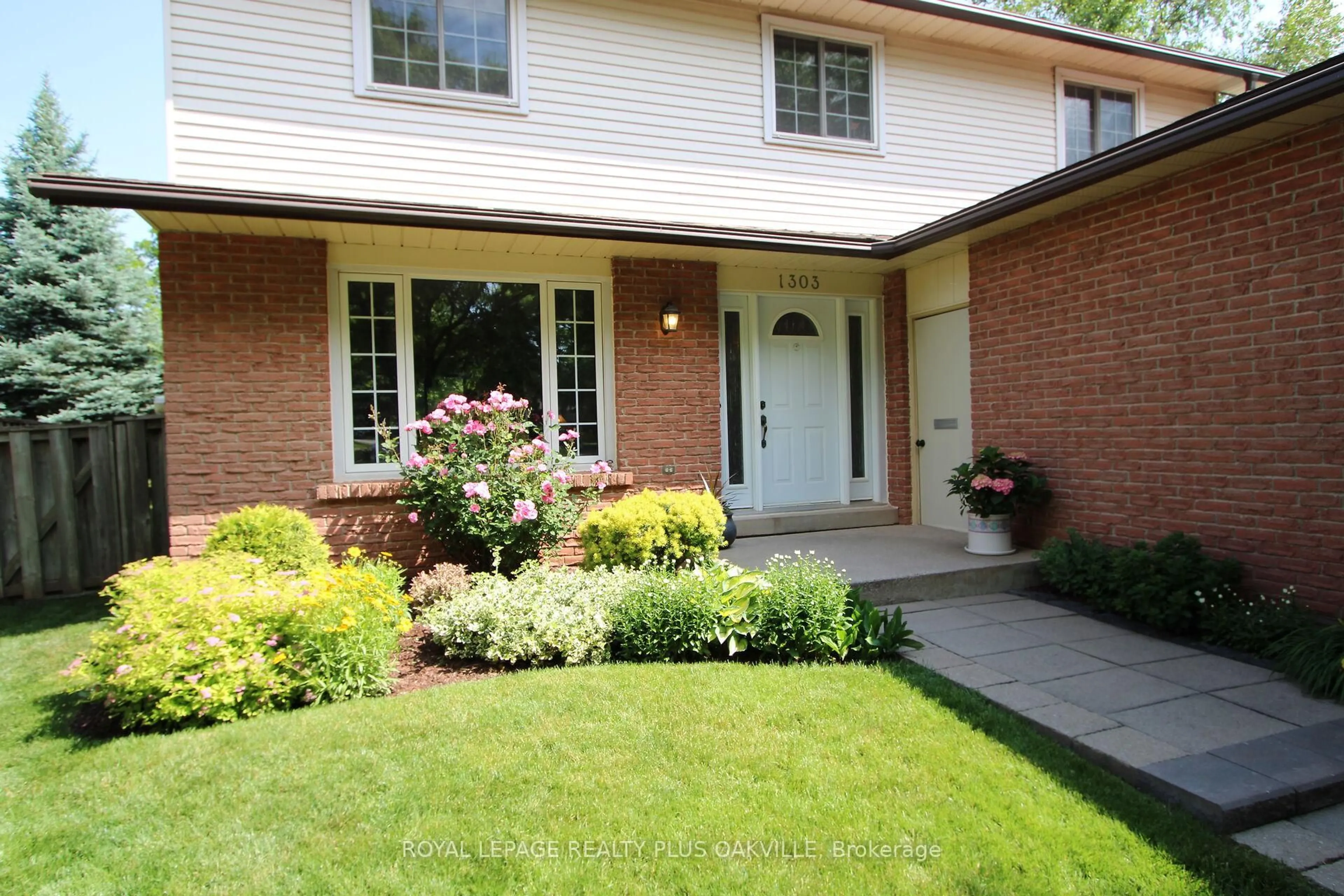 Home with brick exterior material, street for 1303 Henley Pl, Oakville Ontario L6H 2W1