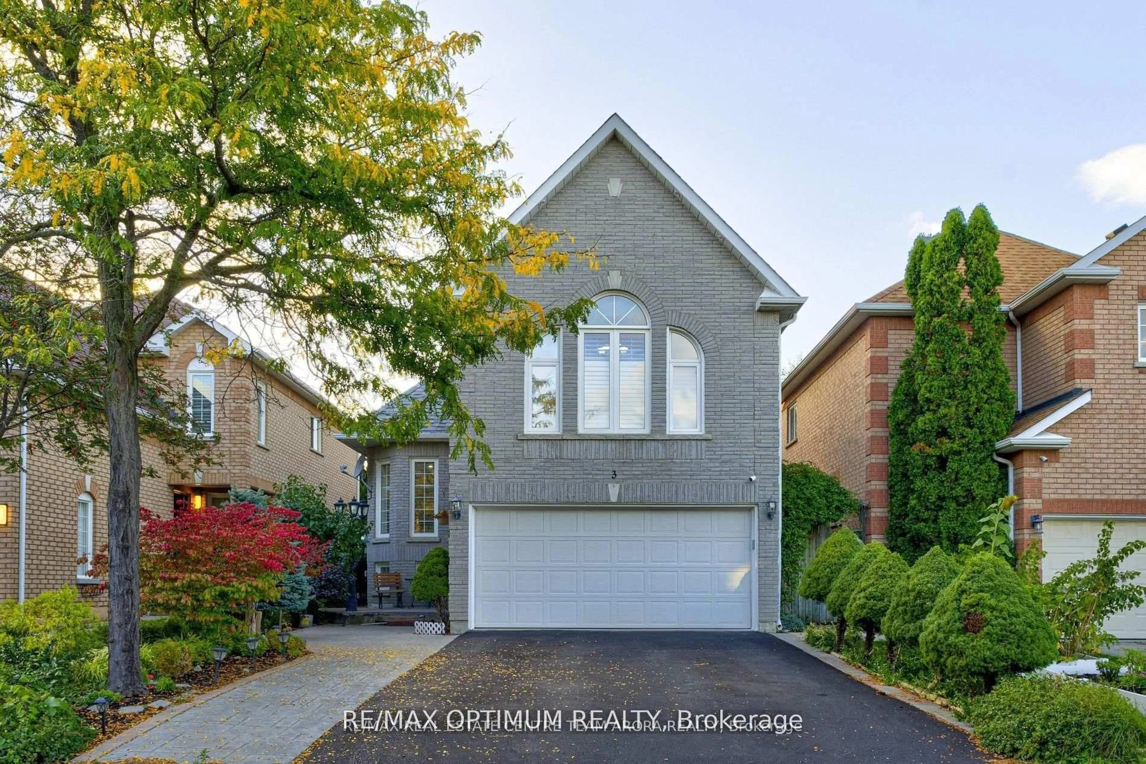 Home with brick exterior material, street for 3 Sweet Briar Lane, Brampton Ontario L6Z 4V3