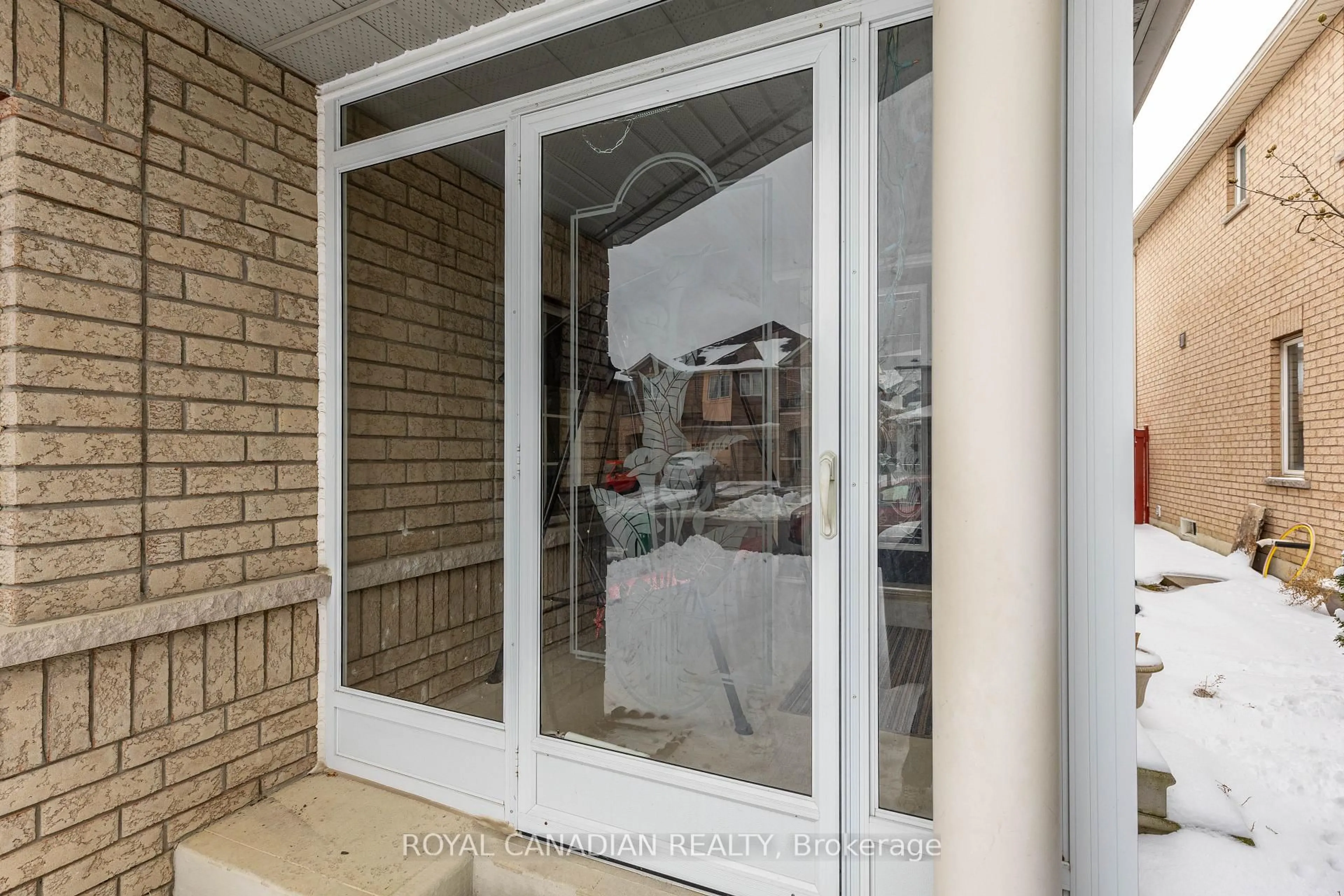 Unknown for 101 Crystalview Cres, Brampton Ontario L6P 2S2