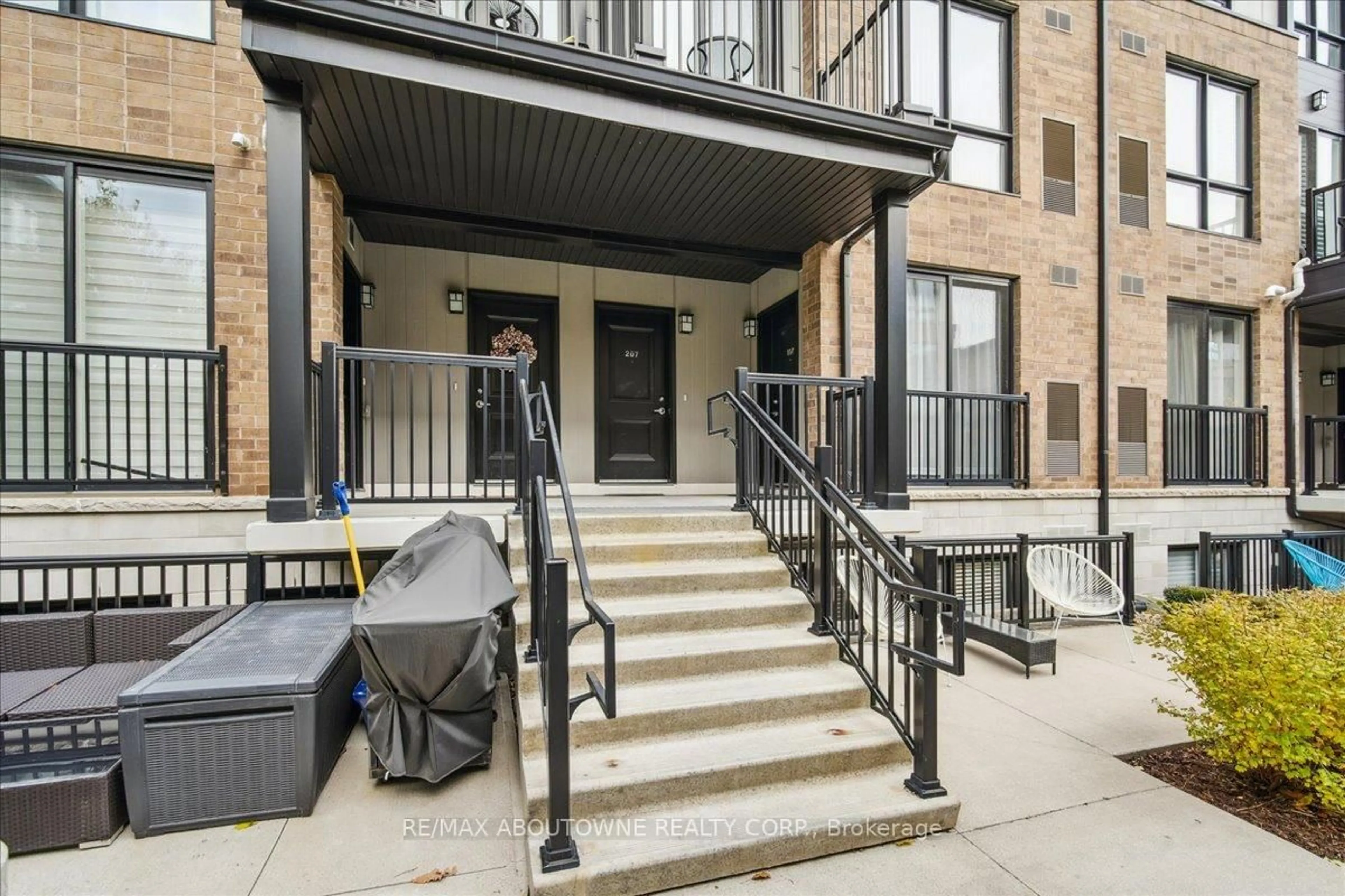 Patio, street for 1202 Main St #107, Milton Ontario L9T 9K8