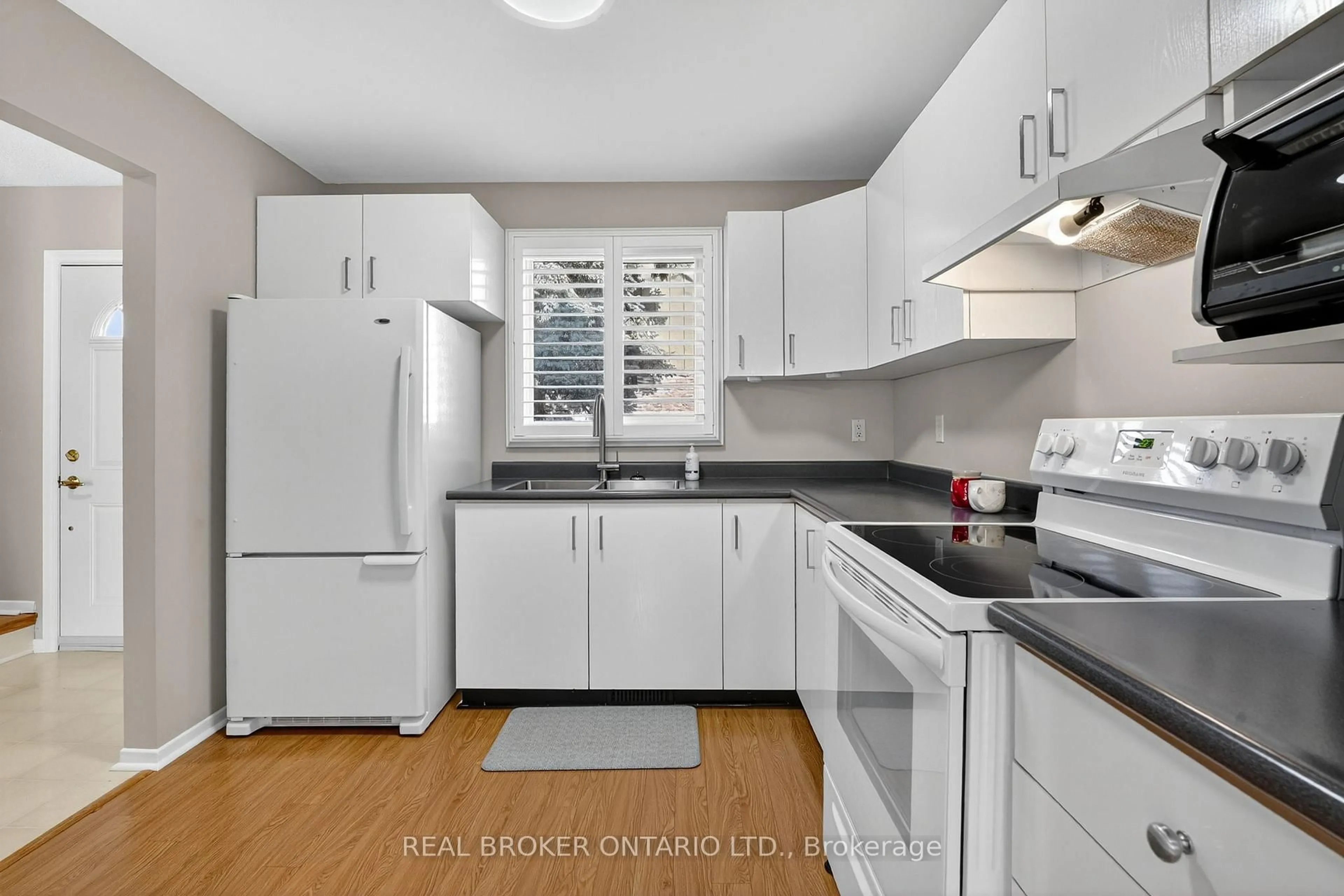 Standard kitchen, unknown for 105 Hansen Rd #47, Brampton Ontario L6V 3C9