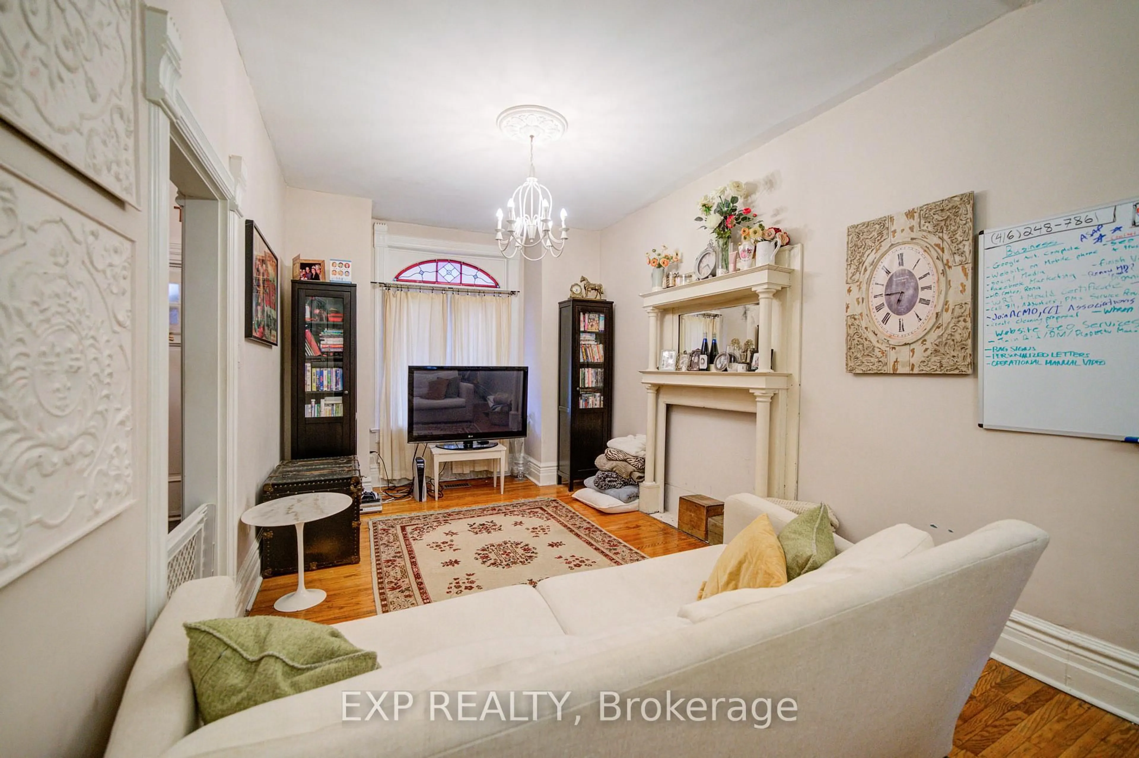 Living room with furniture, unknown for 80 Uxbridge Ave, Toronto Ontario M6N 2Y2