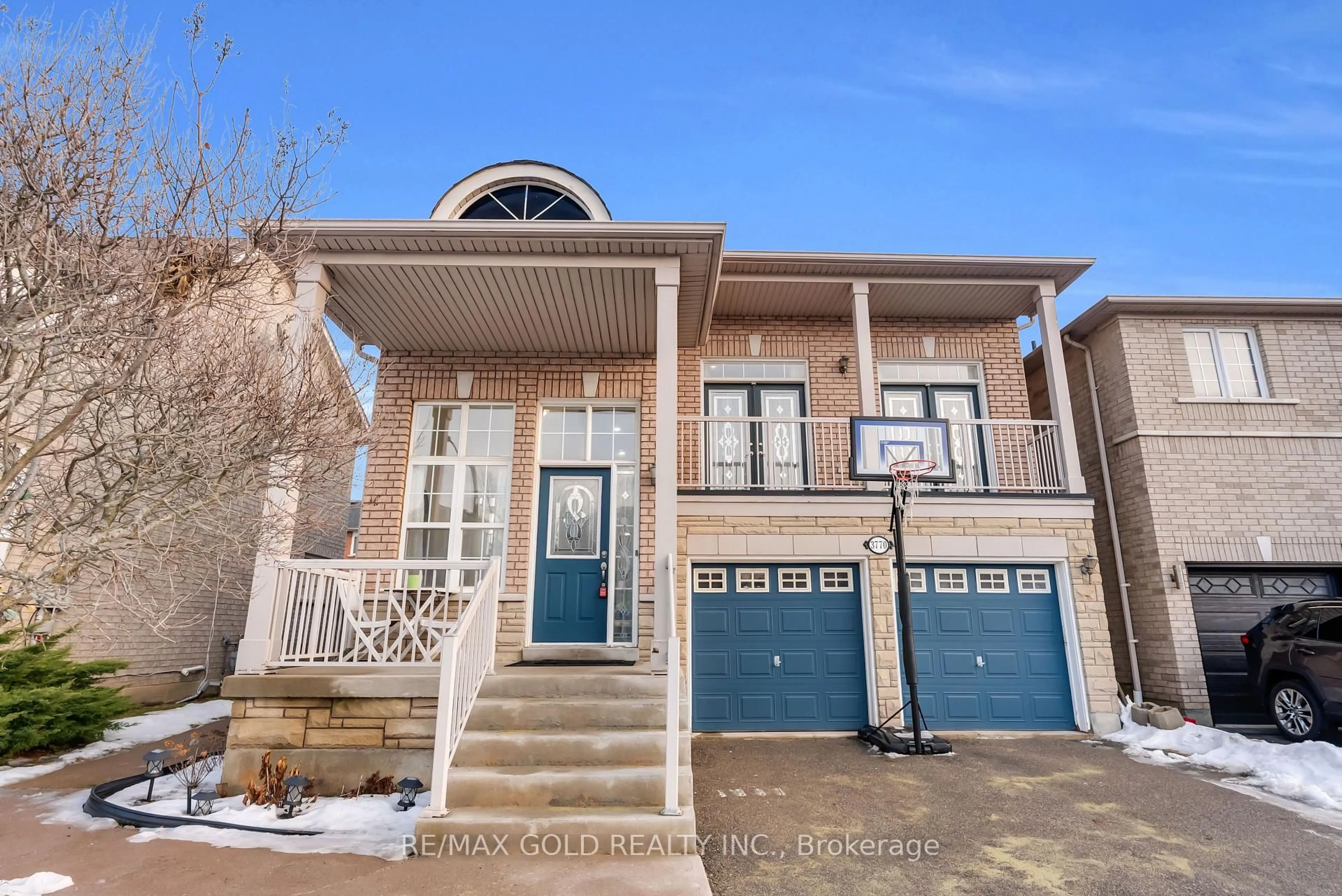 Home with brick exterior material, street for 3770 Brinwood Gate, Mississauga Ontario L5M 7H2