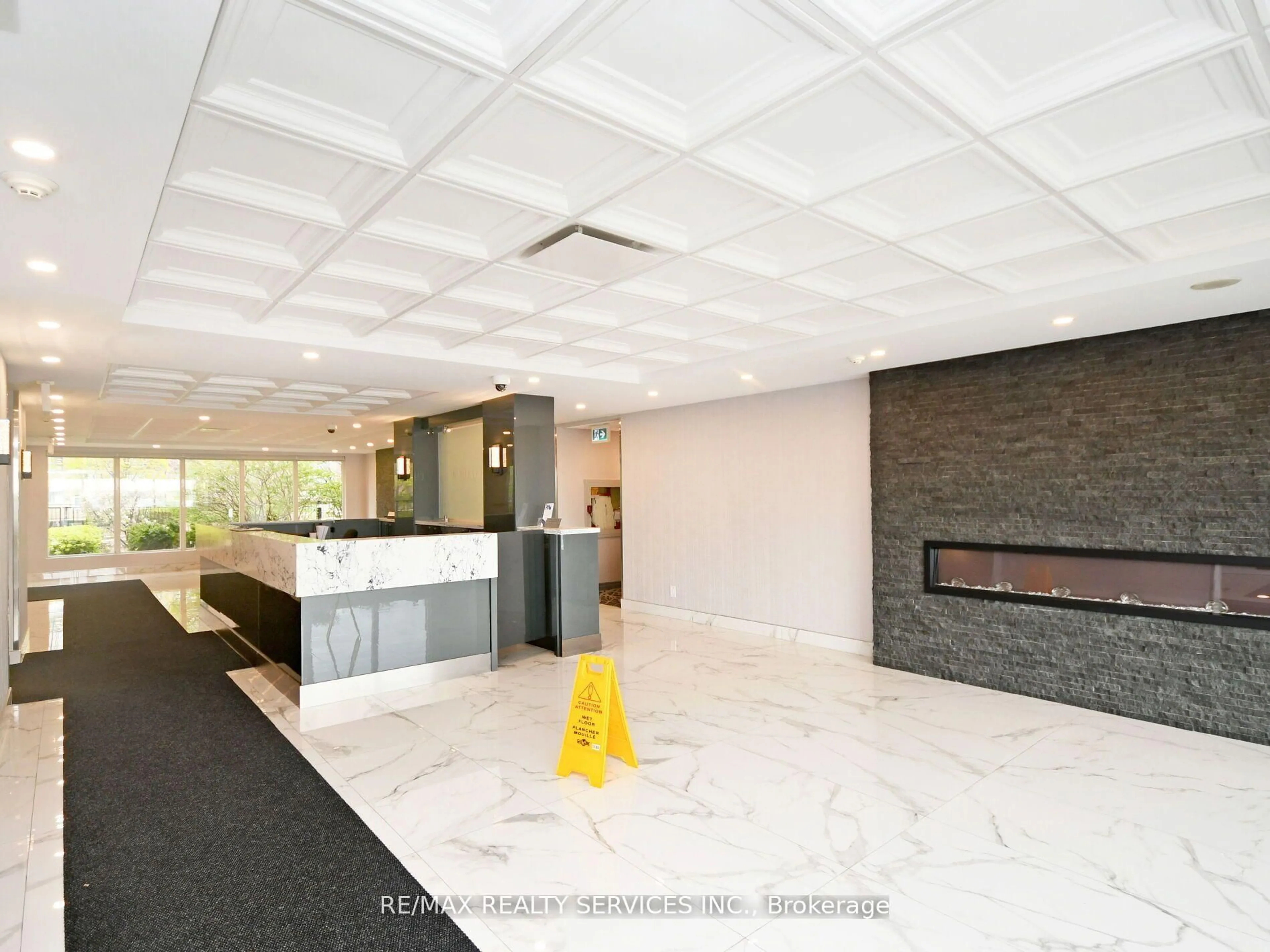 Lobby for 115 Hillcrest Ave #Ph14, Mississauga Ontario L5B 3Y9