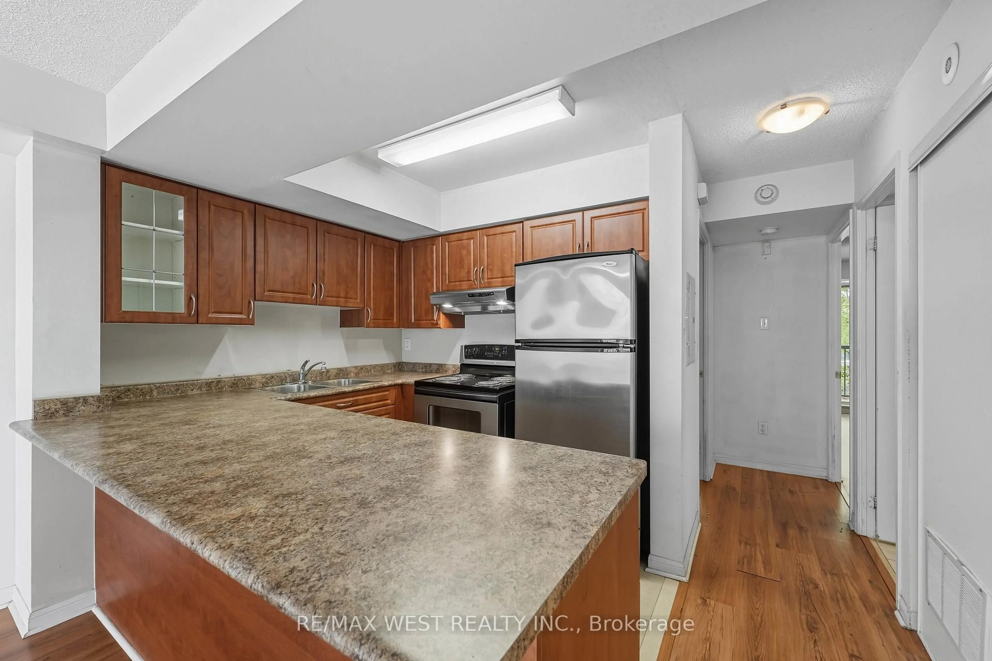 Standard kitchen, unknown for 65 George Appleton Way #2078, Toronto Ontario M3M 0A2