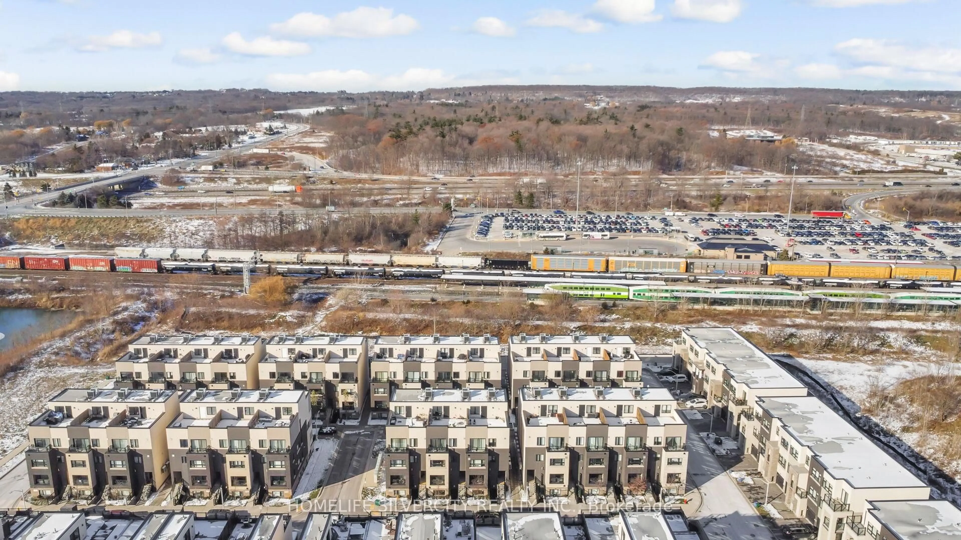 A pic from outside/outdoor area/front of a property/back of a property/a pic from drone, city buildings view from balcony for 1131 Cooke Blvd #712, Burlington Ontario L7T 0C3