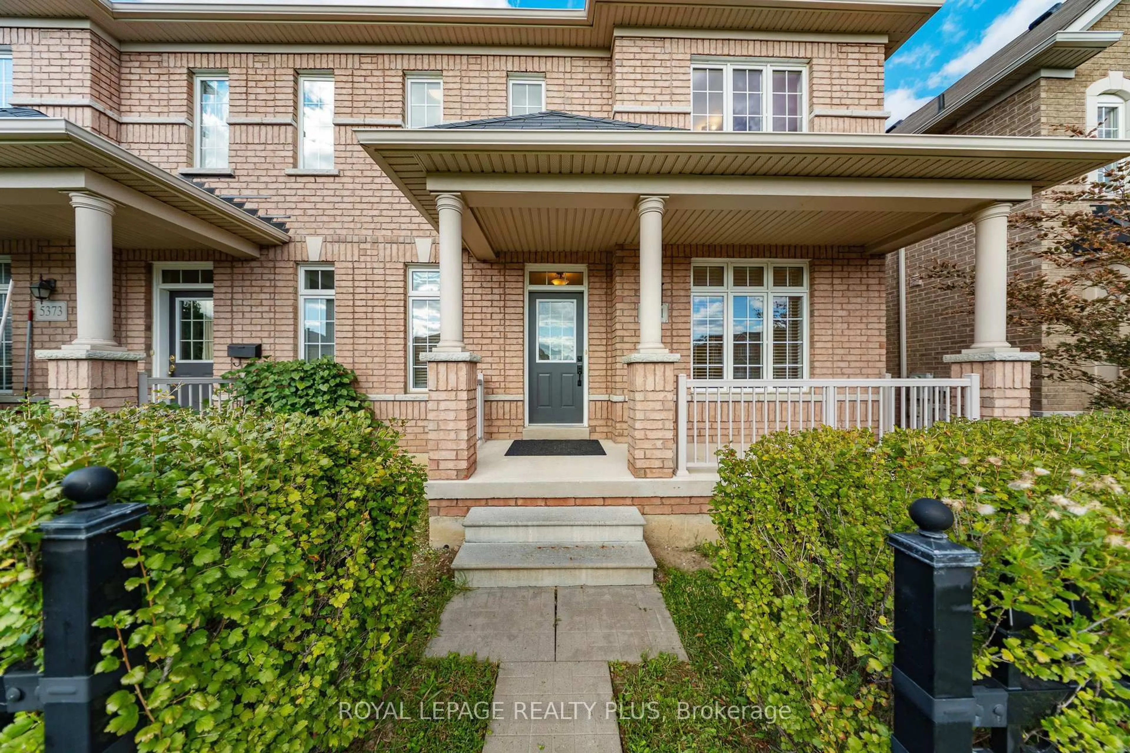 Home with brick exterior material, street for 5371 Tenth Line, Mississauga Ontario L5M 0V7