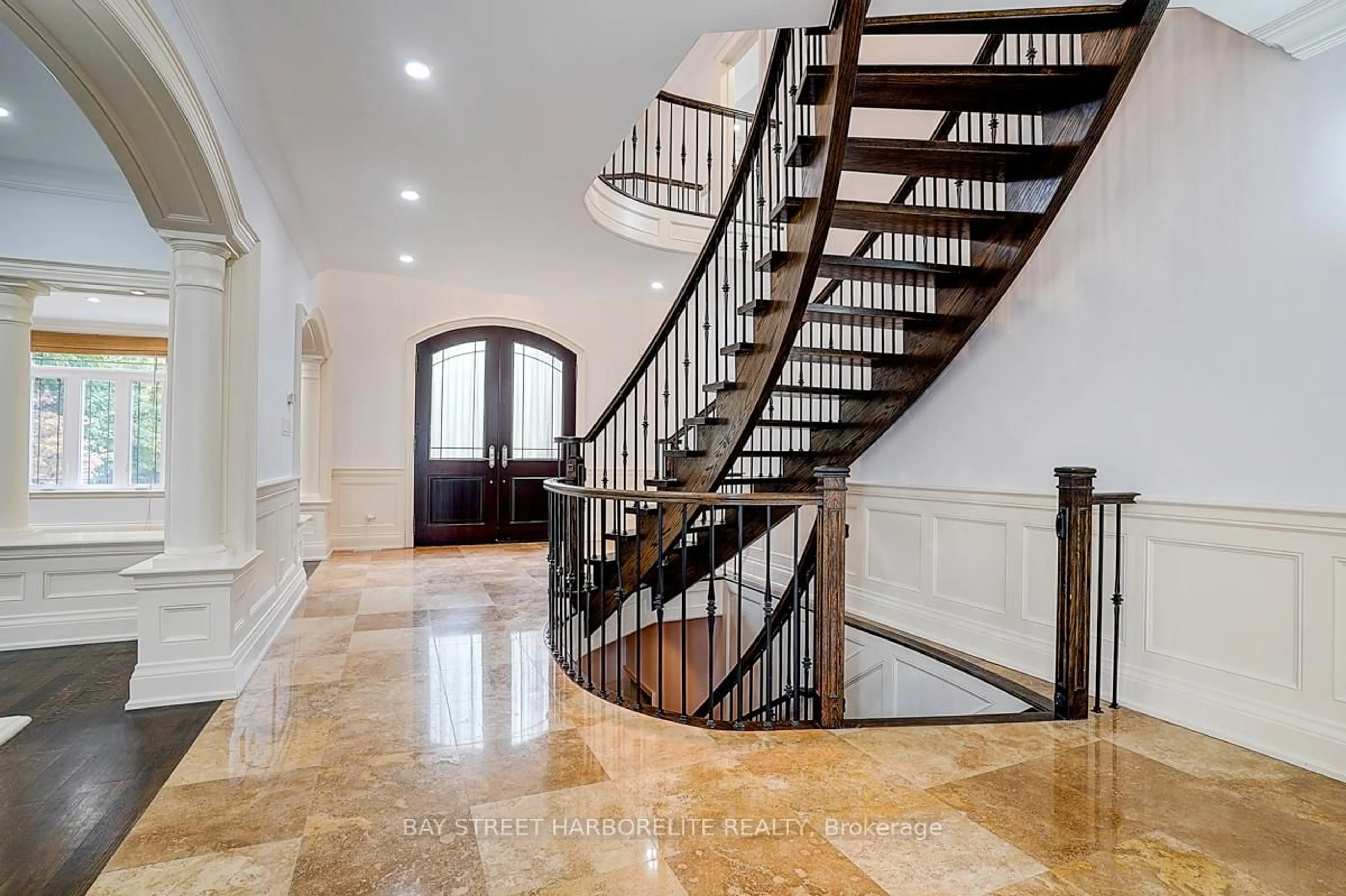 Unknown for 2334 Hammond Rd, Mississauga Ontario L5K 1T2