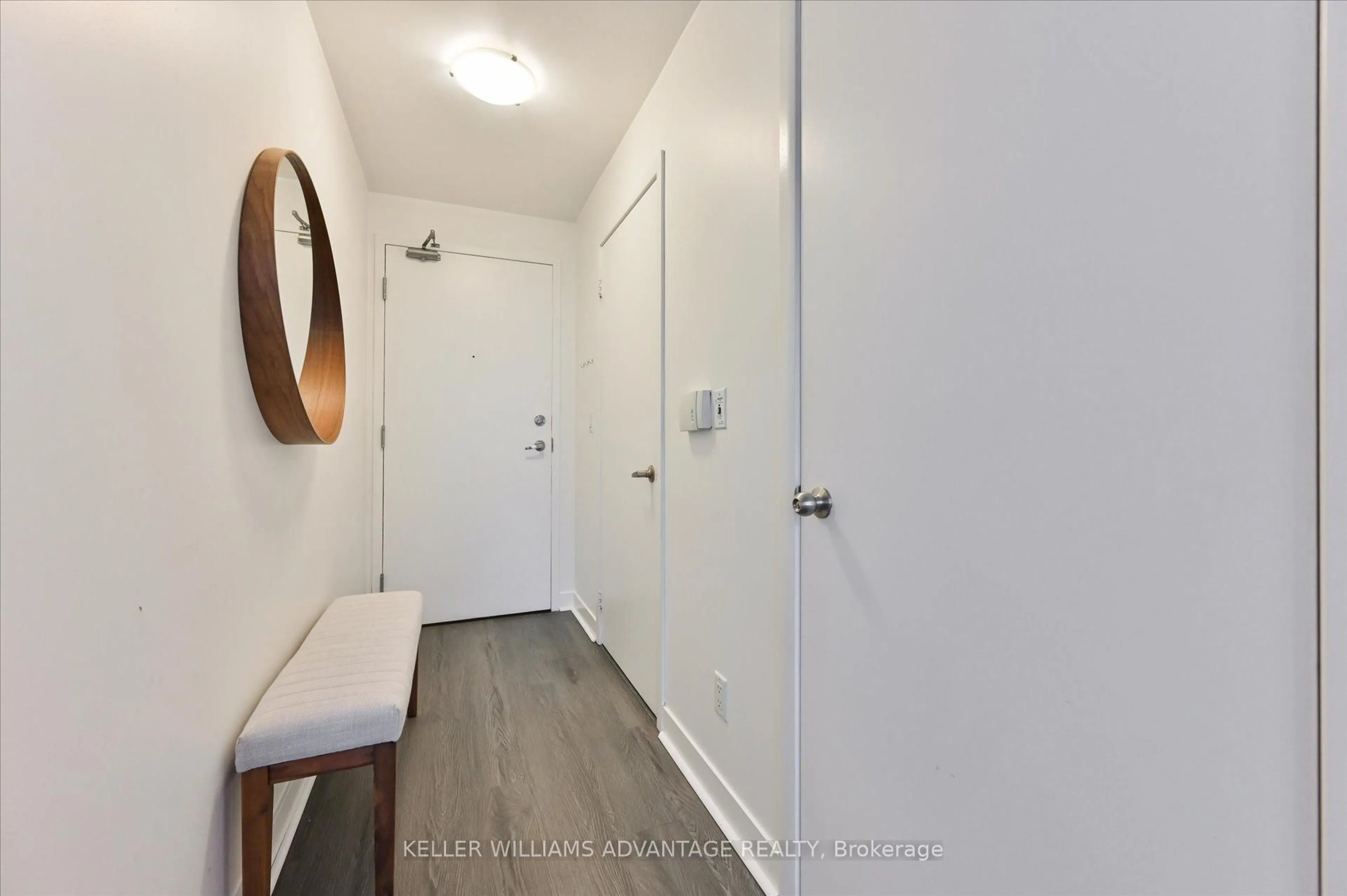 Indoor entryway for 155 Legion Rd #2910, Toronto Ontario M8Y 0A7