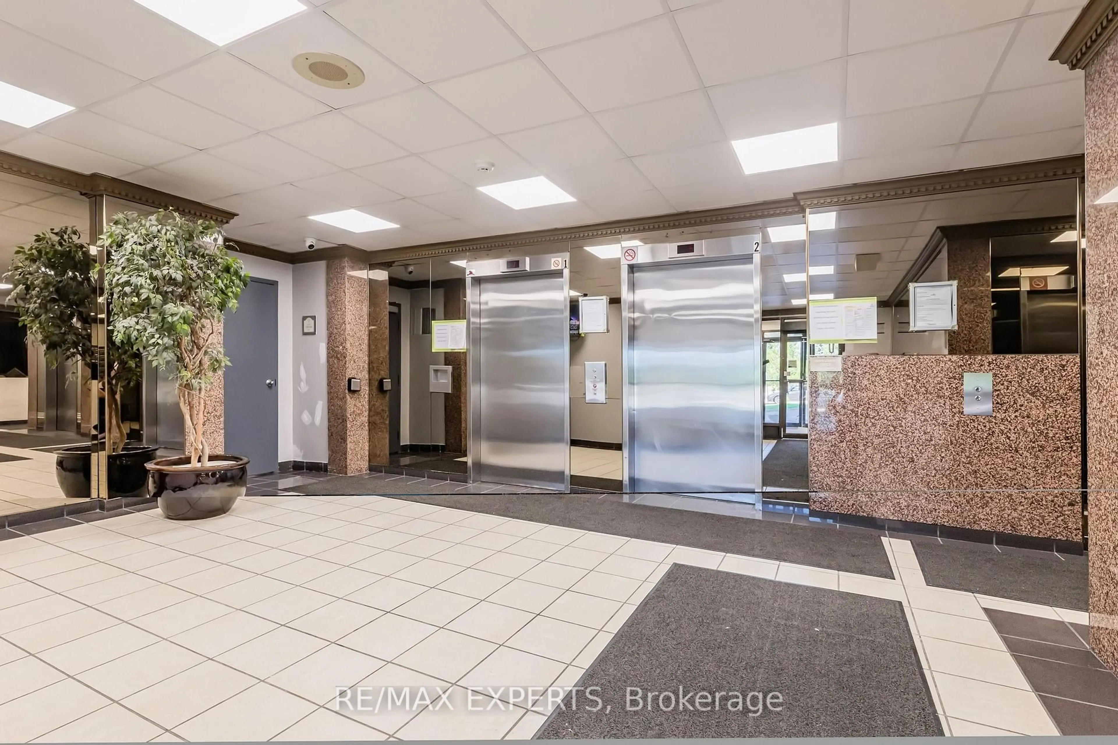 Indoor foyer for 10 Markbrook Lane #1603, Toronto Ontario M9V 5E3