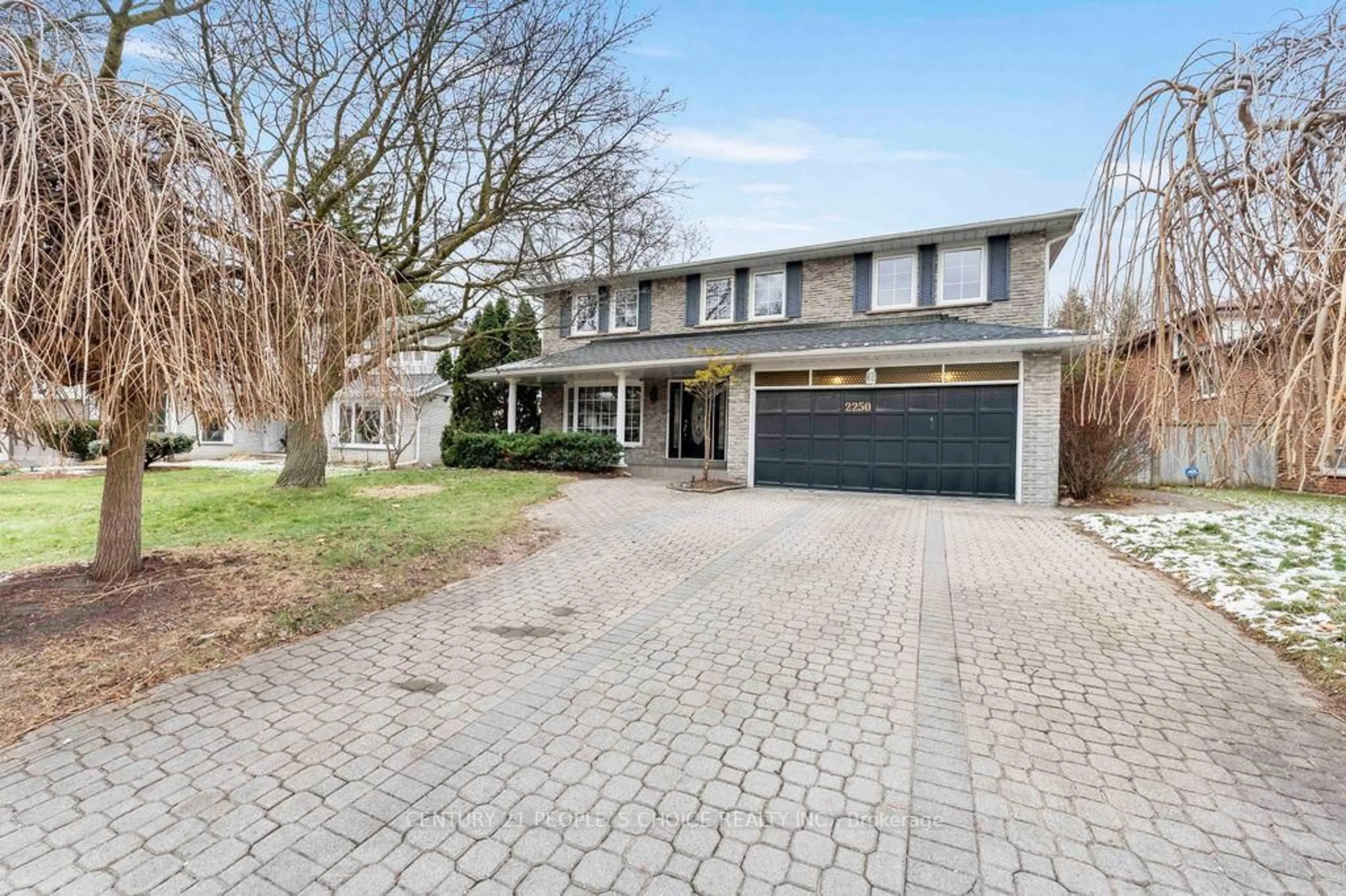 Unknown for 2250 Kenbarb Rd, Mississauga Ontario L5B 2E8