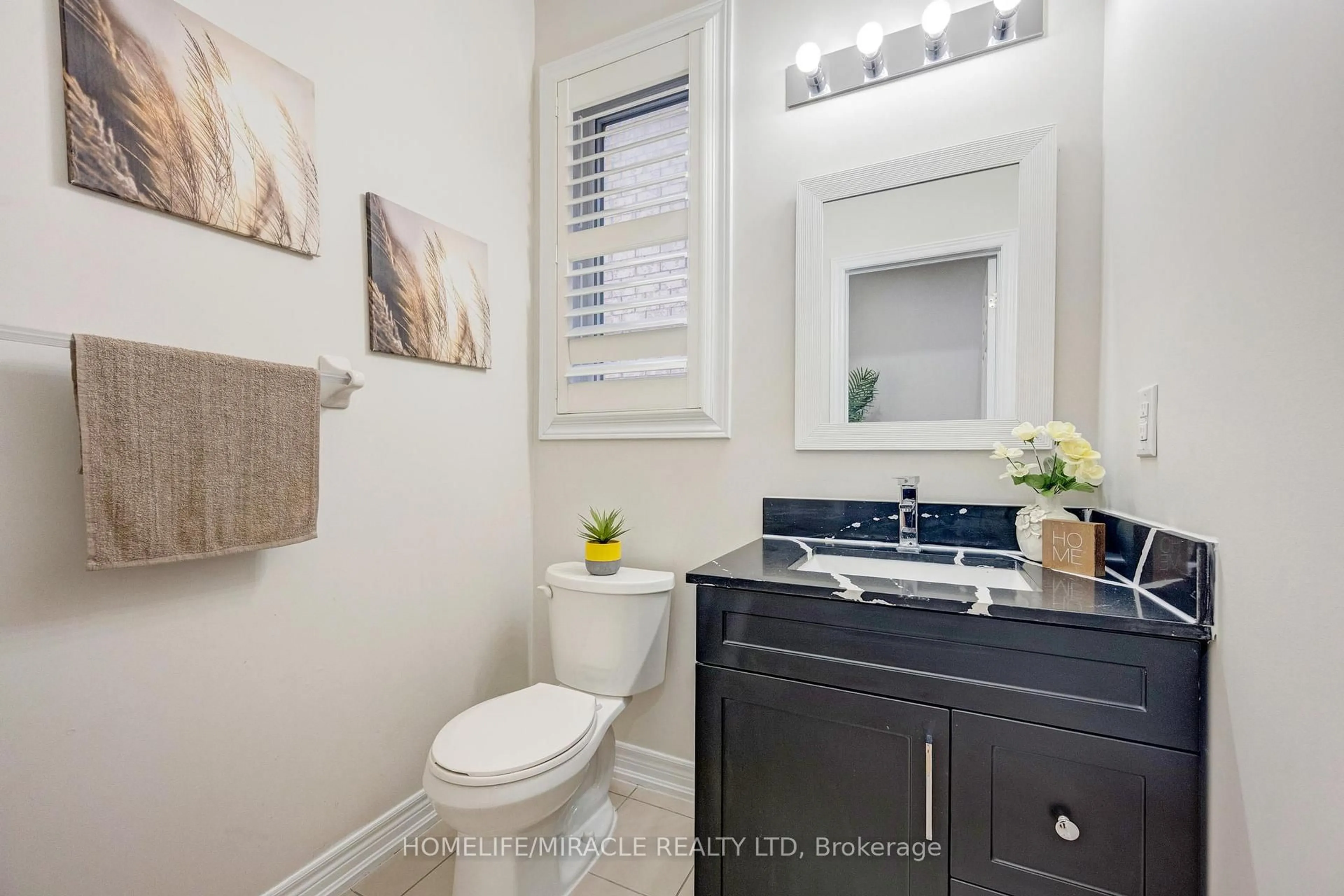 Standard bathroom, ceramic/tile floor for 14 Vezna Cres, Brampton Ontario L6X 5K6