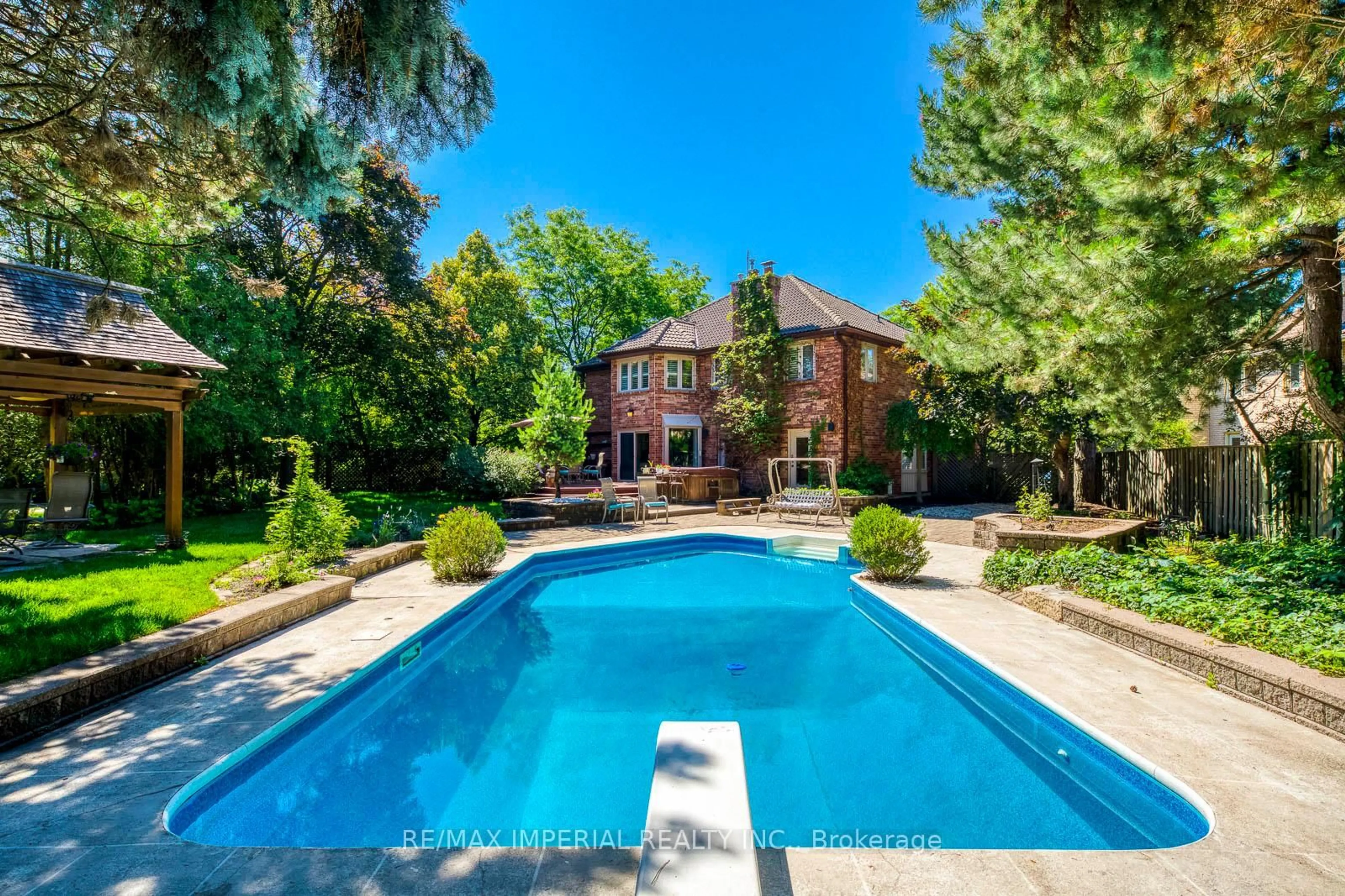 Pool for 341 Acacia Crt, Oakville Ontario L6J 6K5