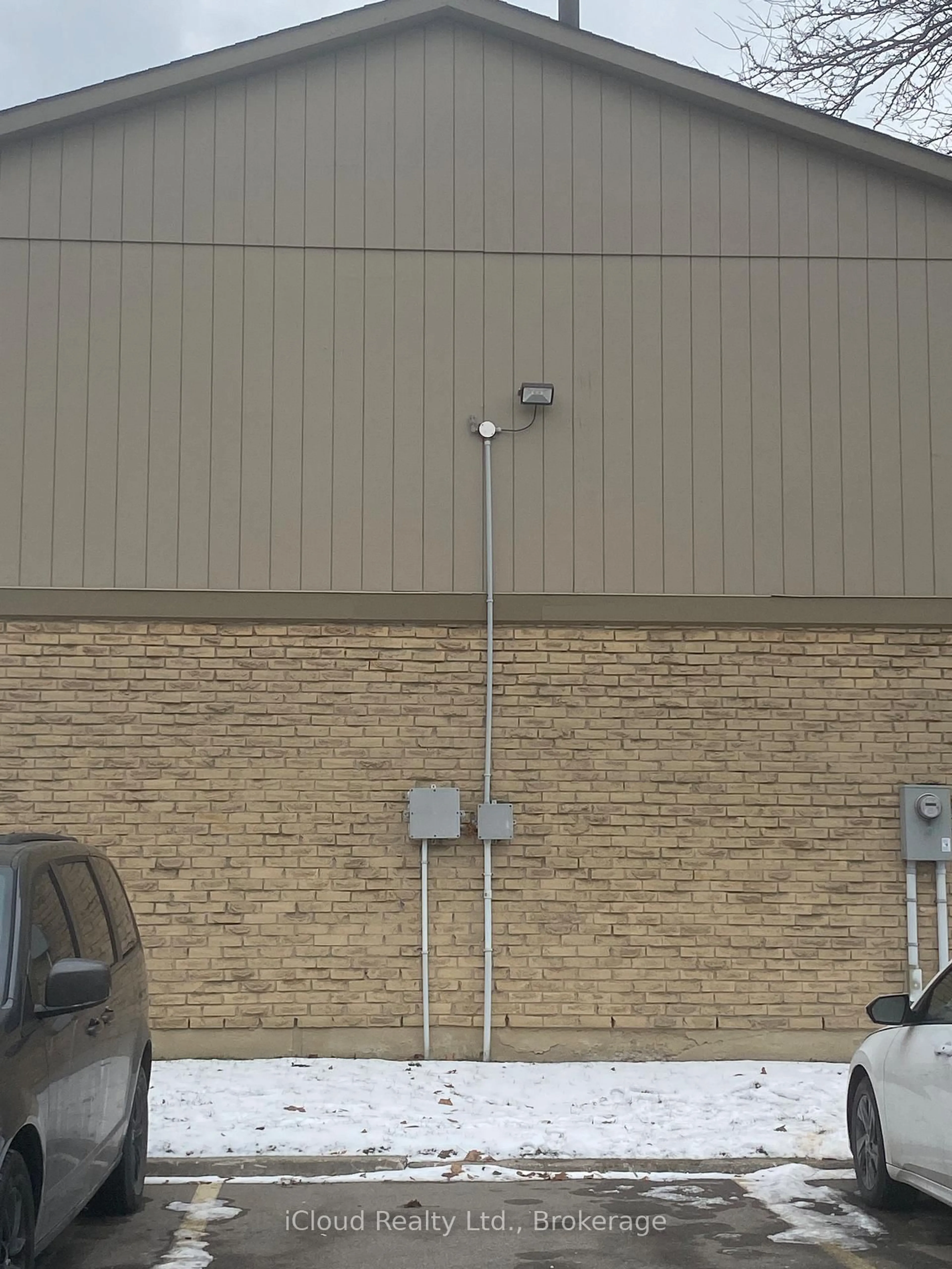 Unknown for 81 Hansen Rd #62, Brampton Ontario L6V 3C7