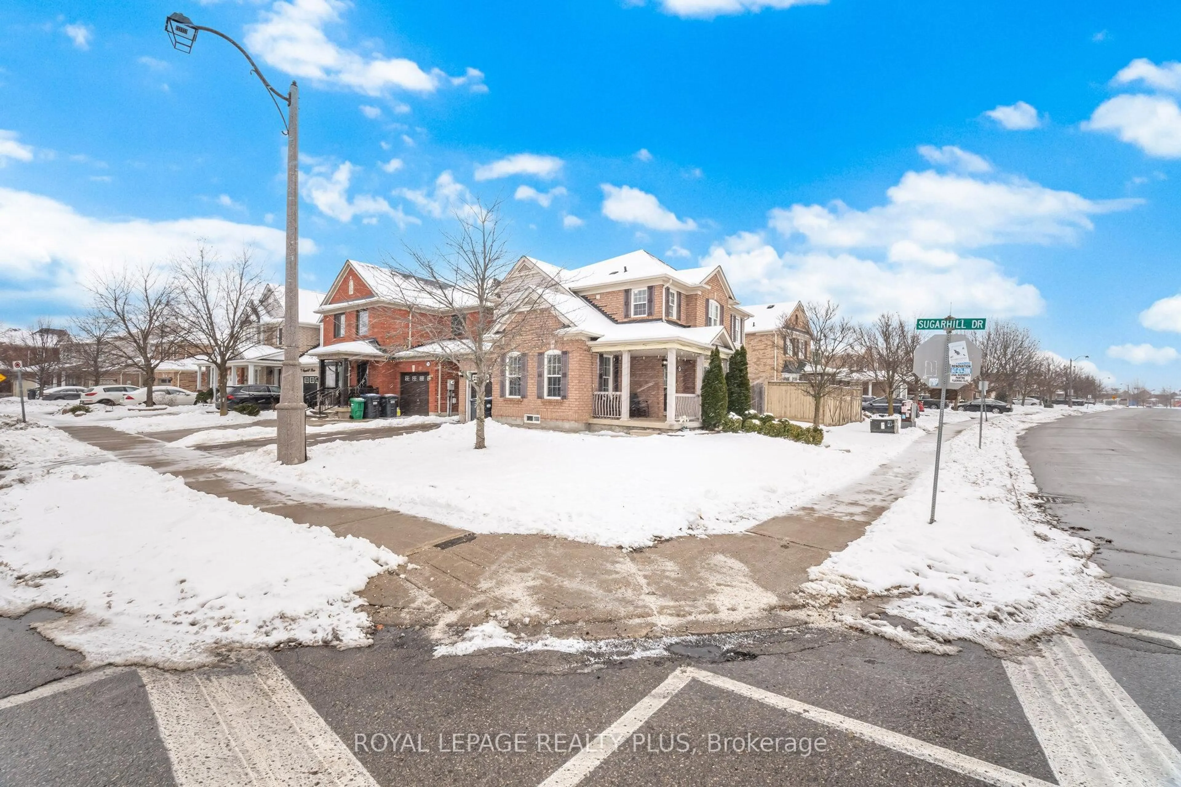 A pic from outside/outdoor area/front of a property/back of a property/a pic from drone, street for 387 Brisdale Dr, Brampton Ontario L7A 3K7