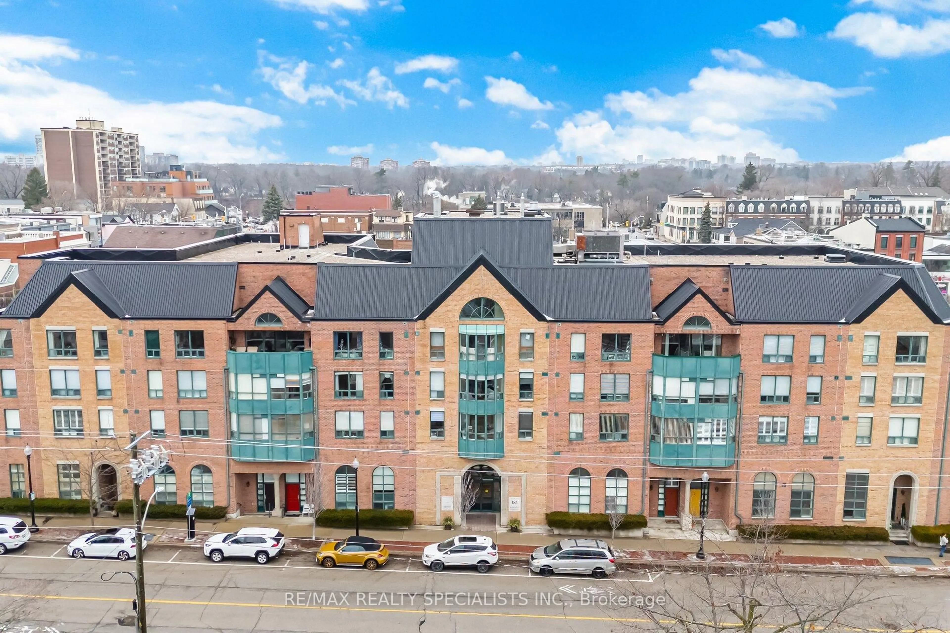 A pic from outside/outdoor area/front of a property/back of a property/a pic from drone, city buildings view from balcony for 185 Robinson St #304, Oakville Ontario L6J 7P6