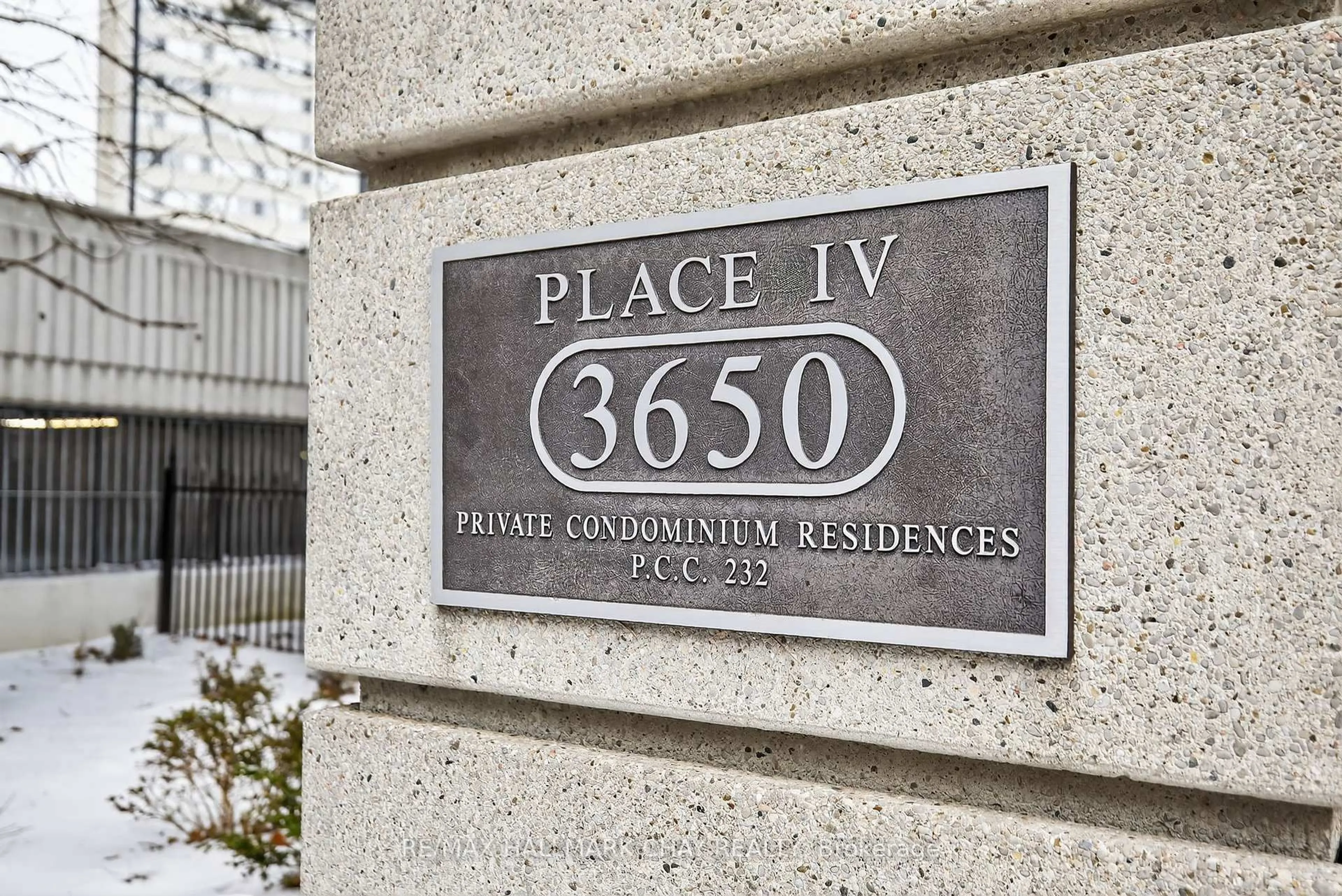 Indoor entryway for 3650 Kaneff Cres #501, Mississauga Ontario L5A 4A1