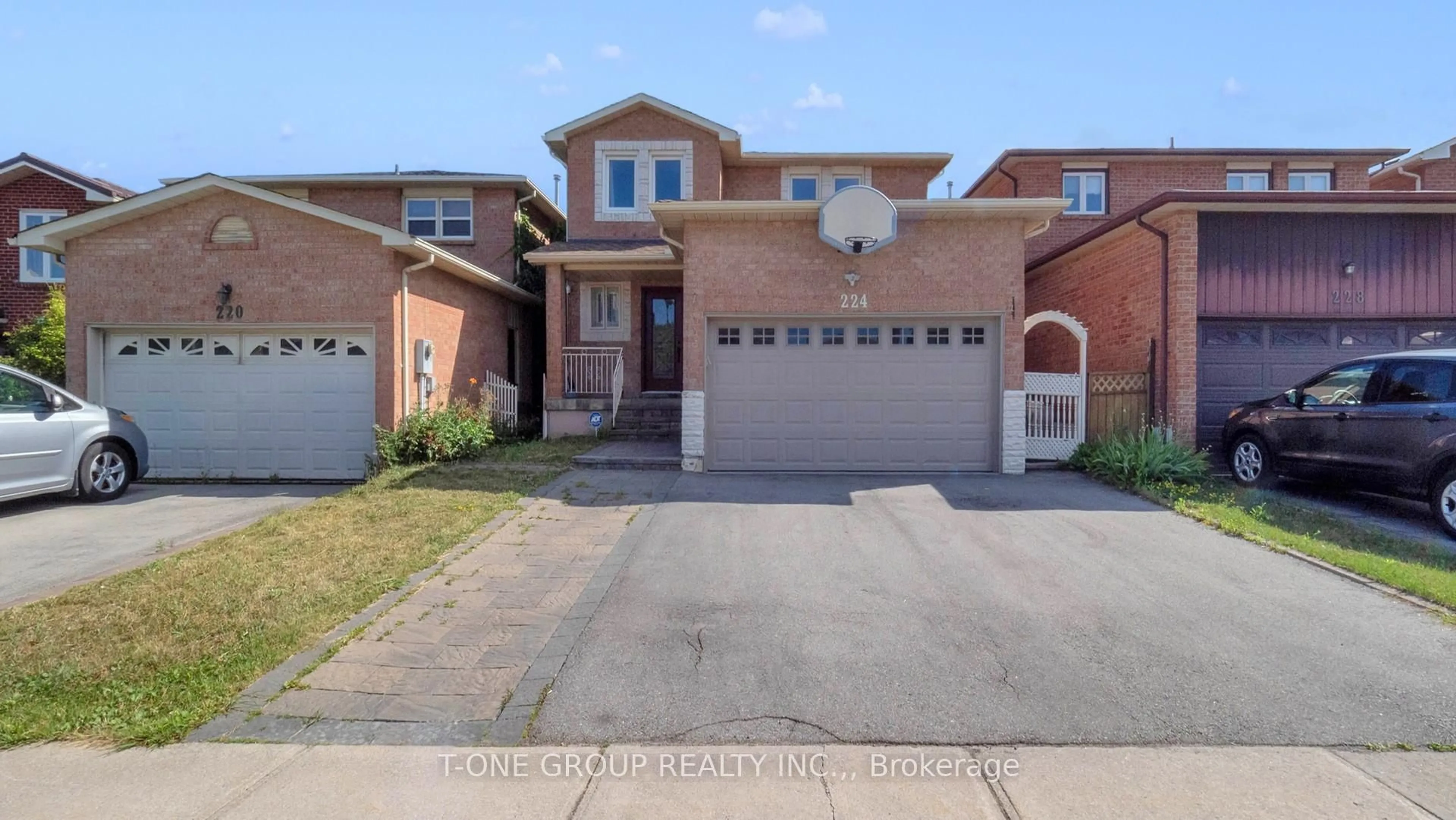 Home with brick exterior material, street for 224 Kingsbridge Garden Circ, Mississauga Ontario L5R 1L3