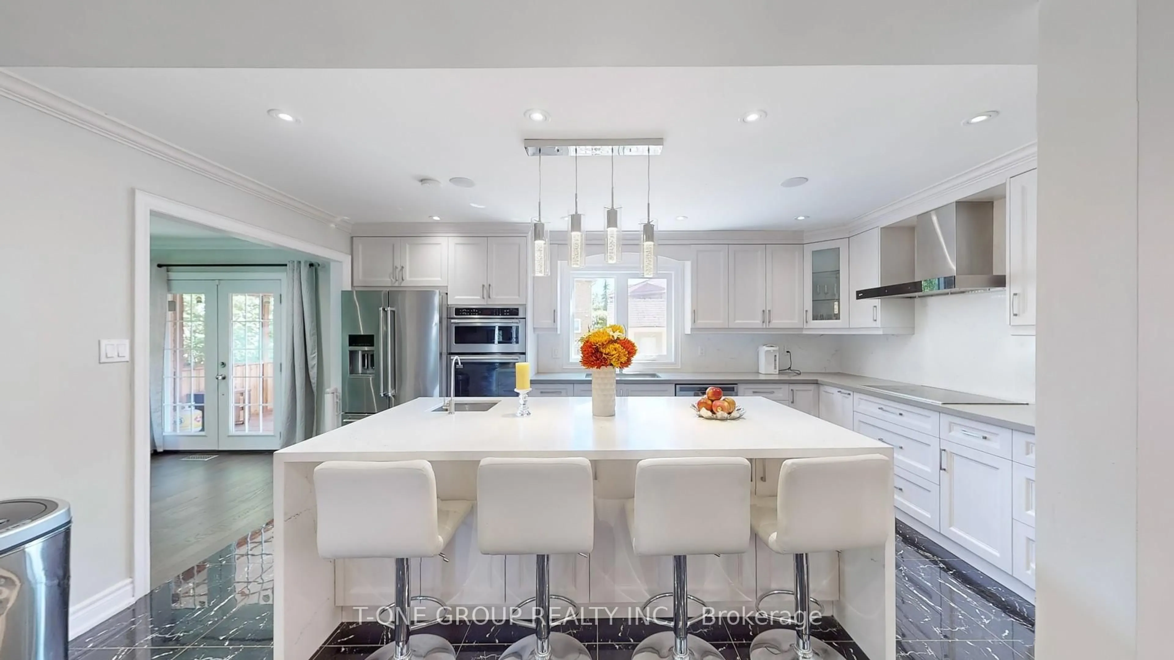 Contemporary kitchen, ceramic/tile floor for 224 Kingsbridge Garden Circ, Mississauga Ontario L5R 1L3