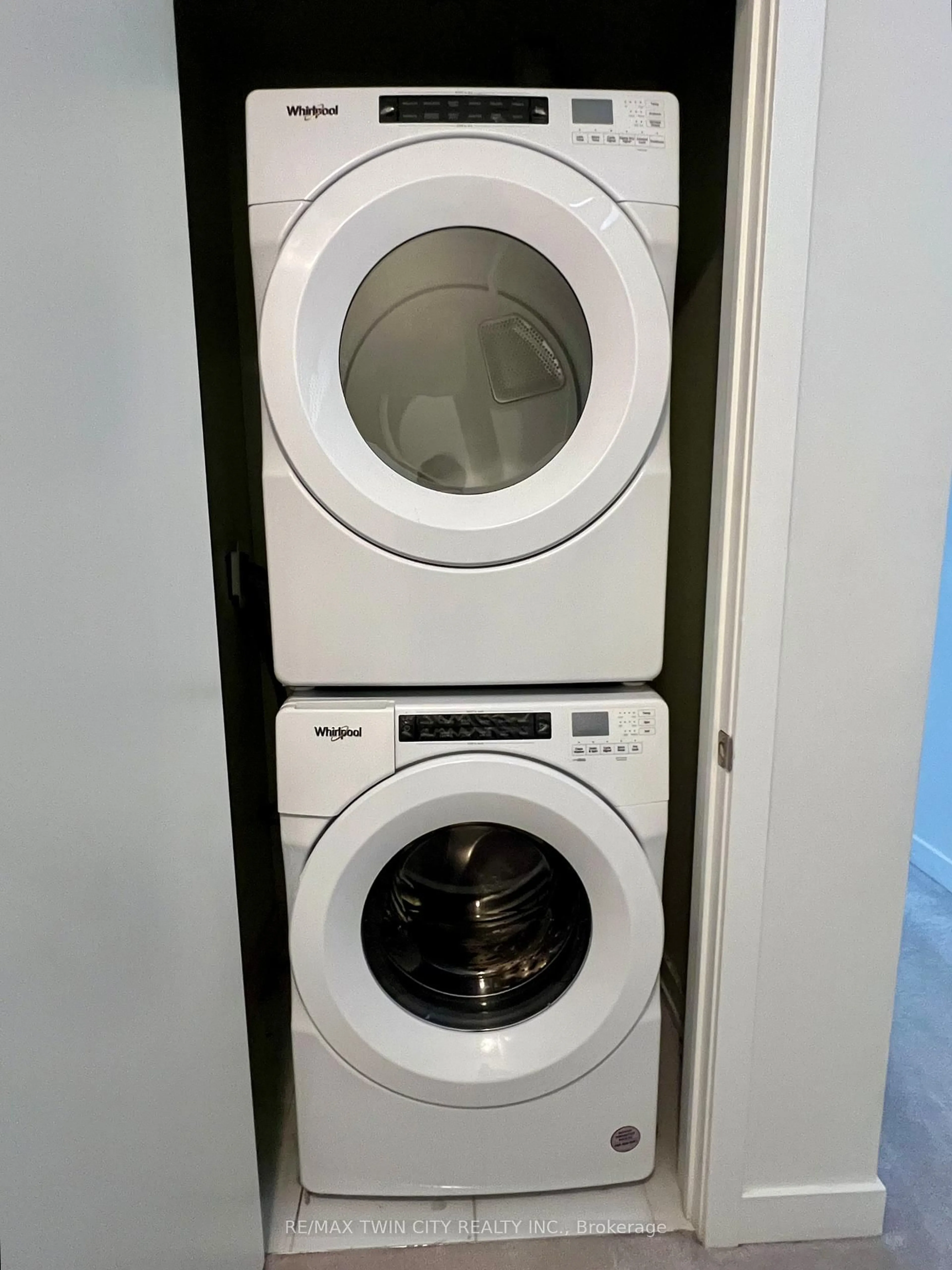 Laundry room for 3550 Colonial Dr #32, Mississauga Ontario L5L 0C1