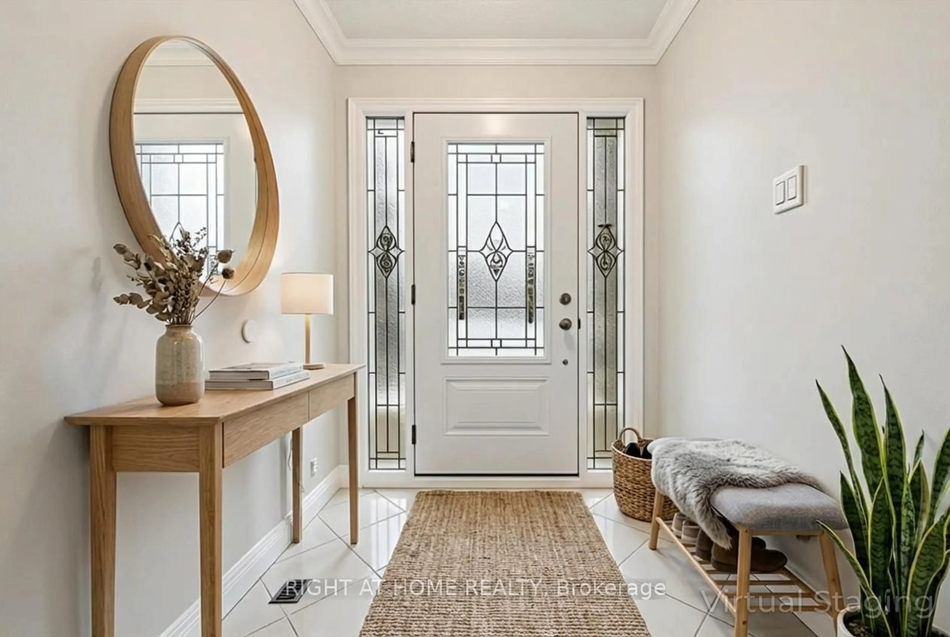 Indoor entryway for 2201 Cartier Cres, Burlington Ontario L7P 2Z6
