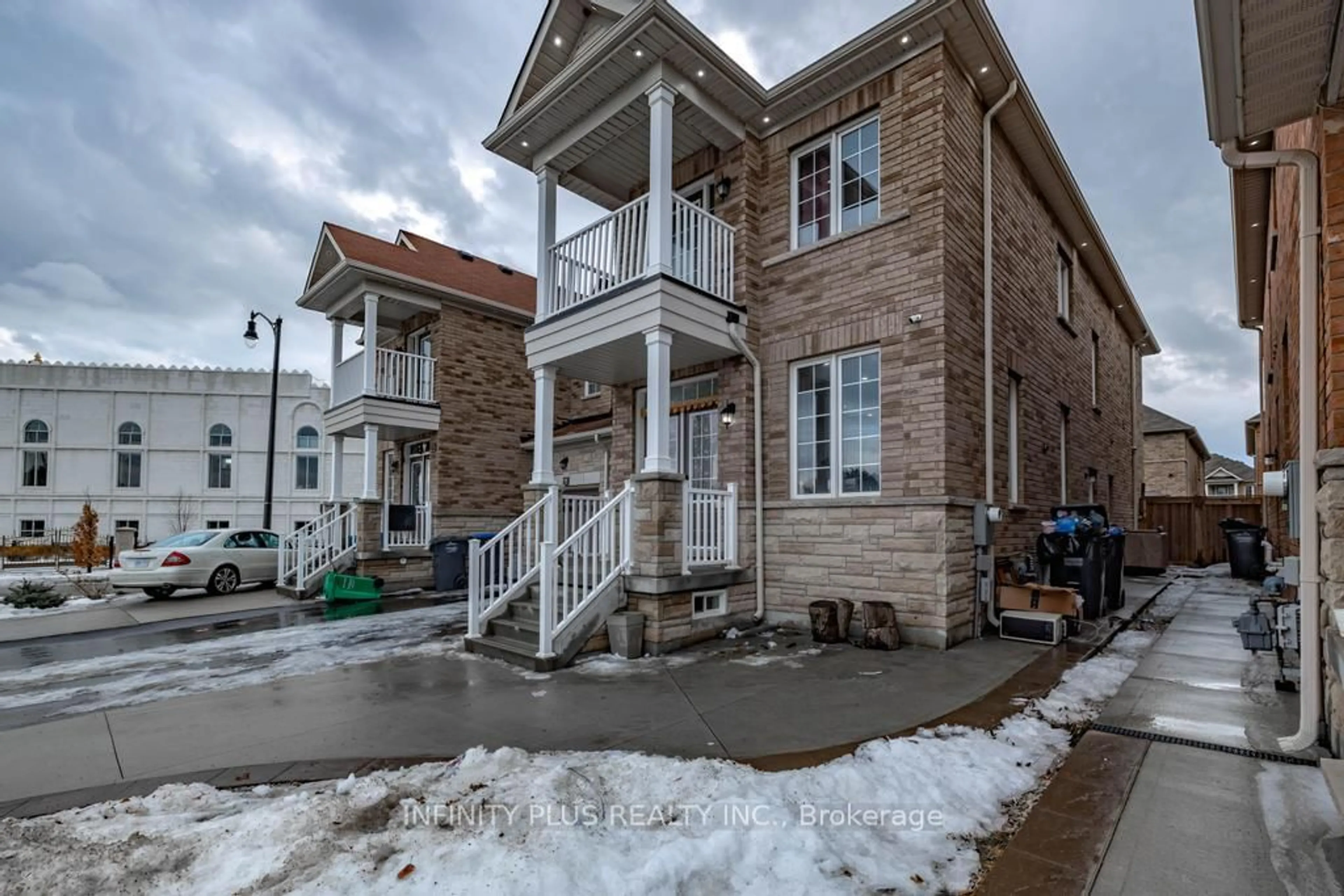 Unknown for 13 Buchanan Cres, Brampton Ontario L6X 5M3