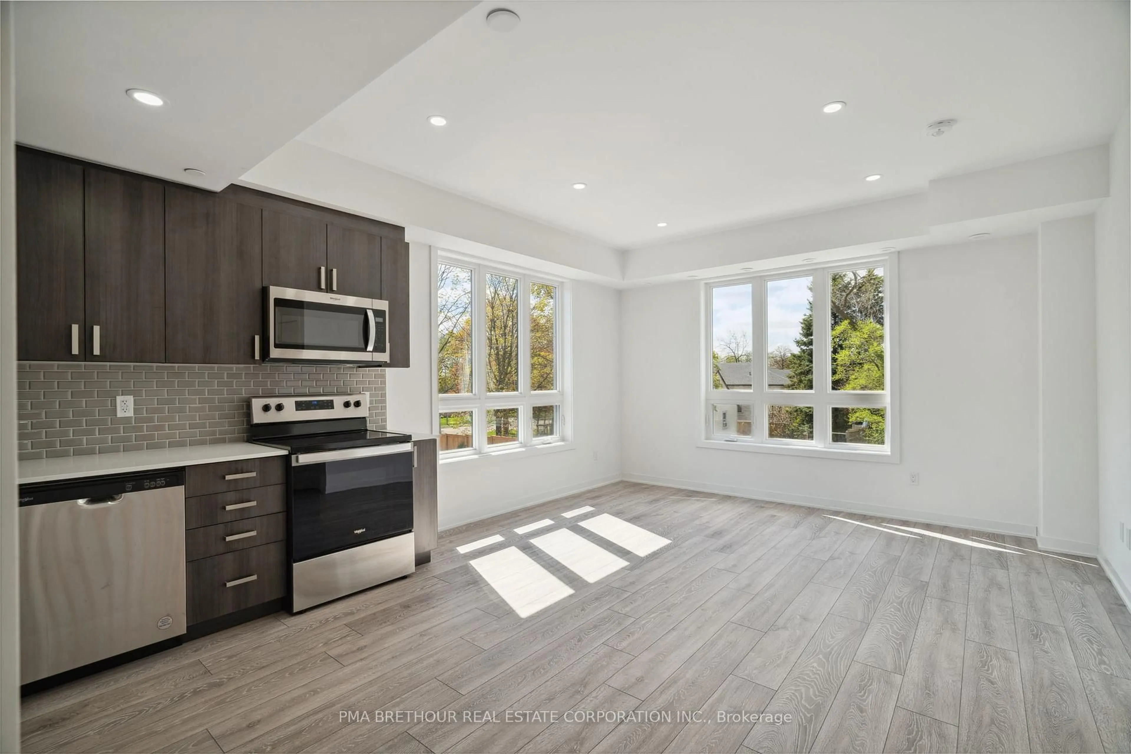 Open concept kitchen, unknown for 4045 Hickory Dr #19, Mississauga Ontario L4W 0G6