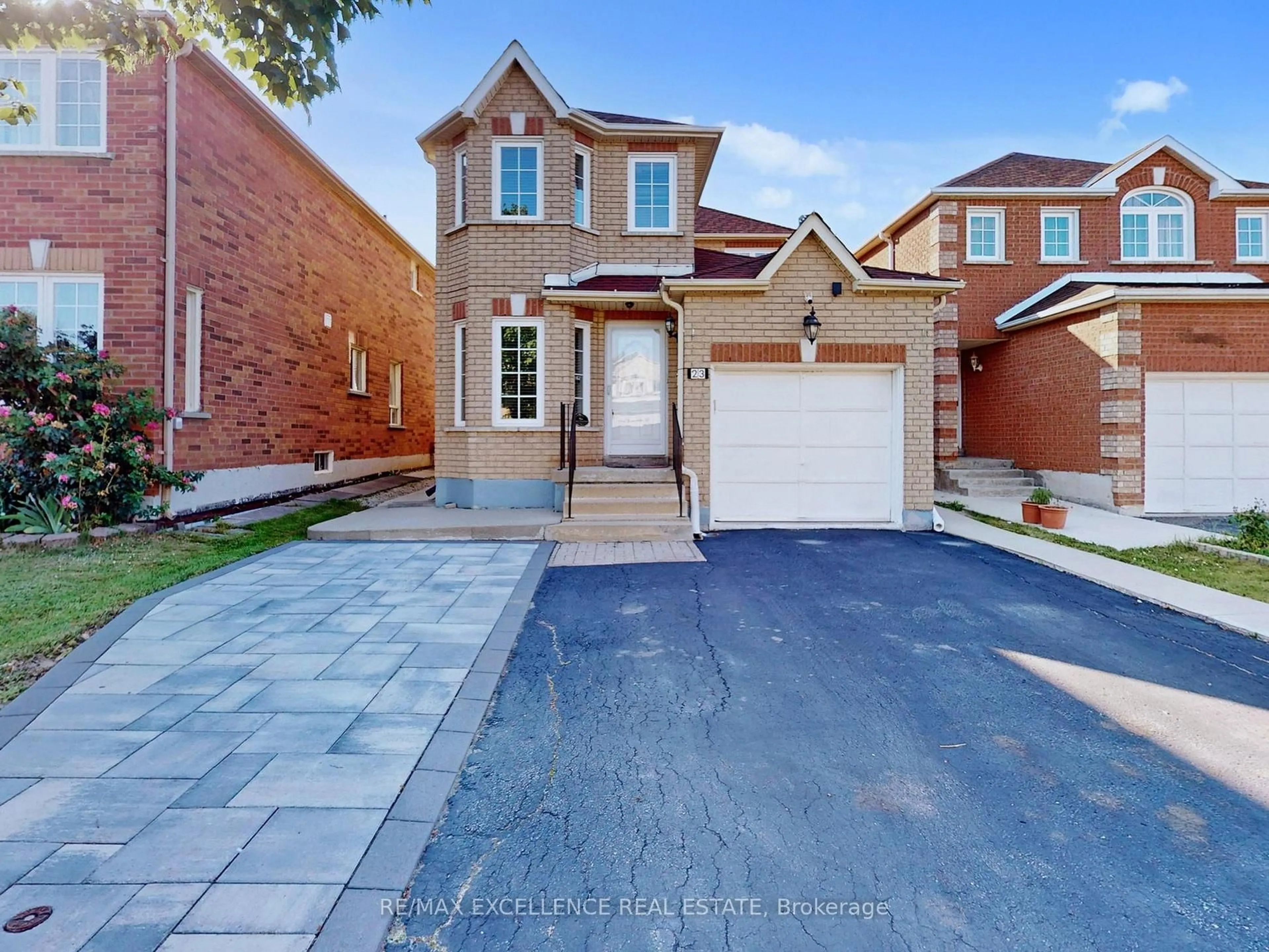 Home with brick exterior material, street for 23 Arthurs Cres, Brampton Ontario L6Y 4Y2