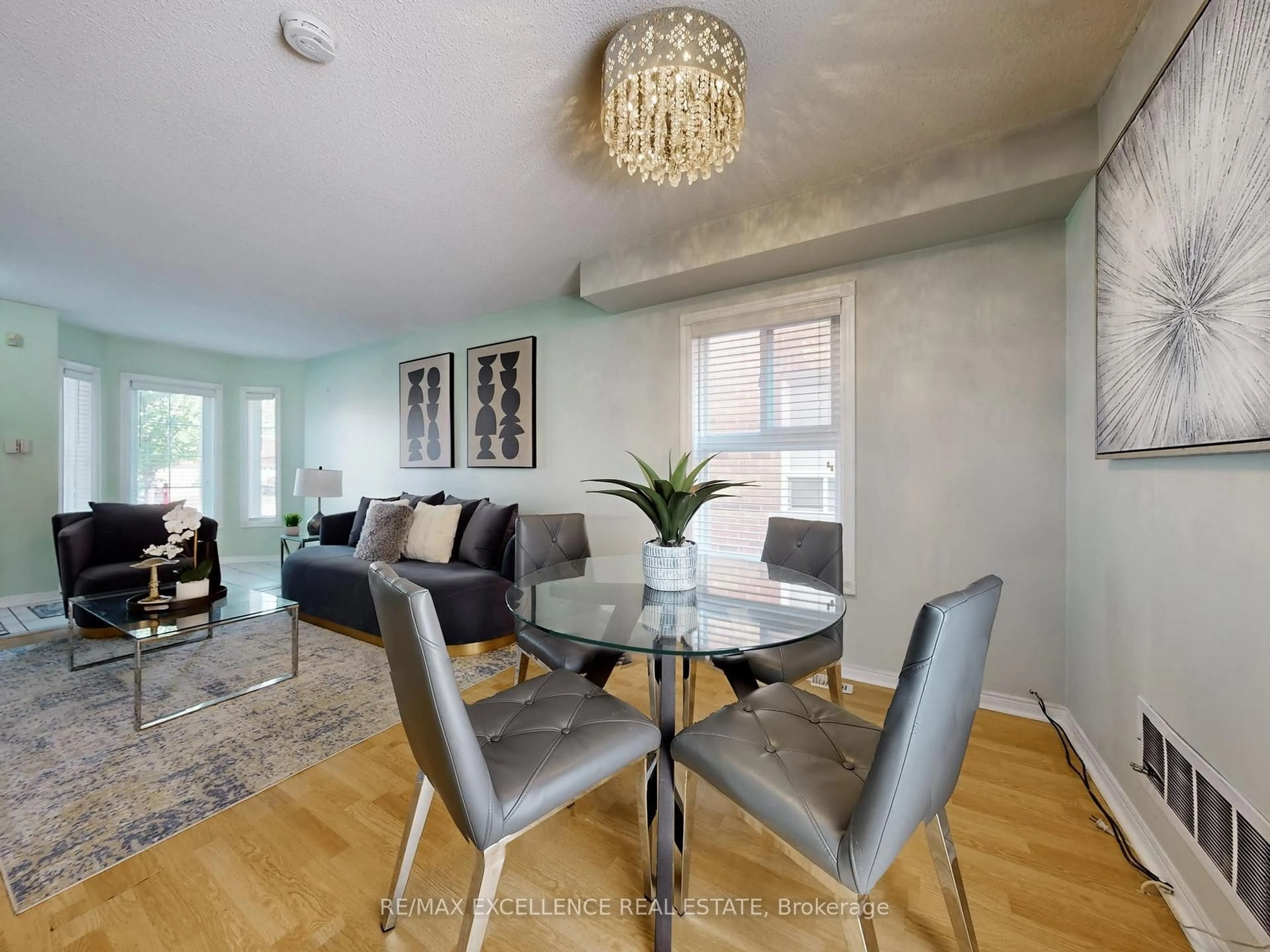 Dining room, unknown for 23 Arthurs Cres, Brampton Ontario L6Y 4Y2