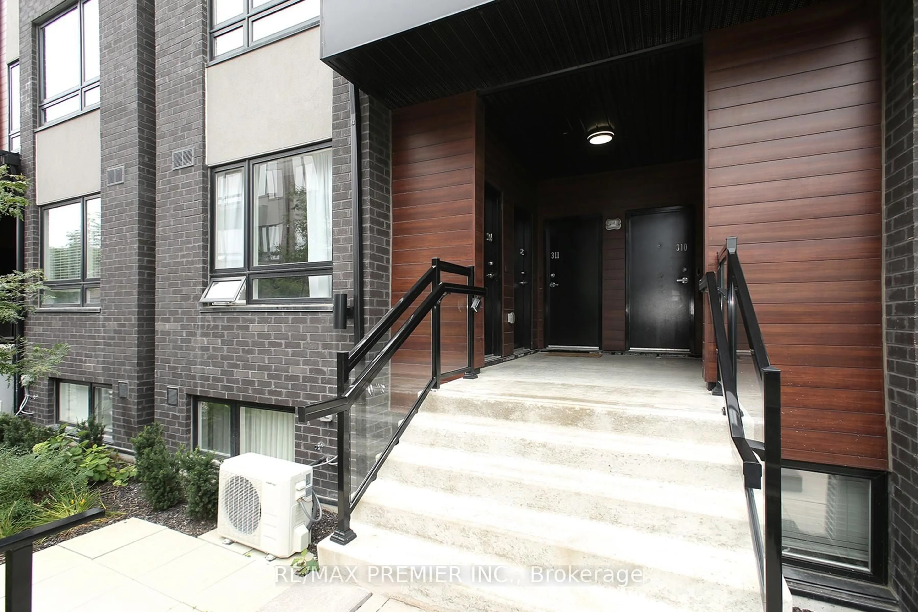 Indoor foyer for 1100 Briar Hill Ave #312, Toronto Ontario M6B 0A9
