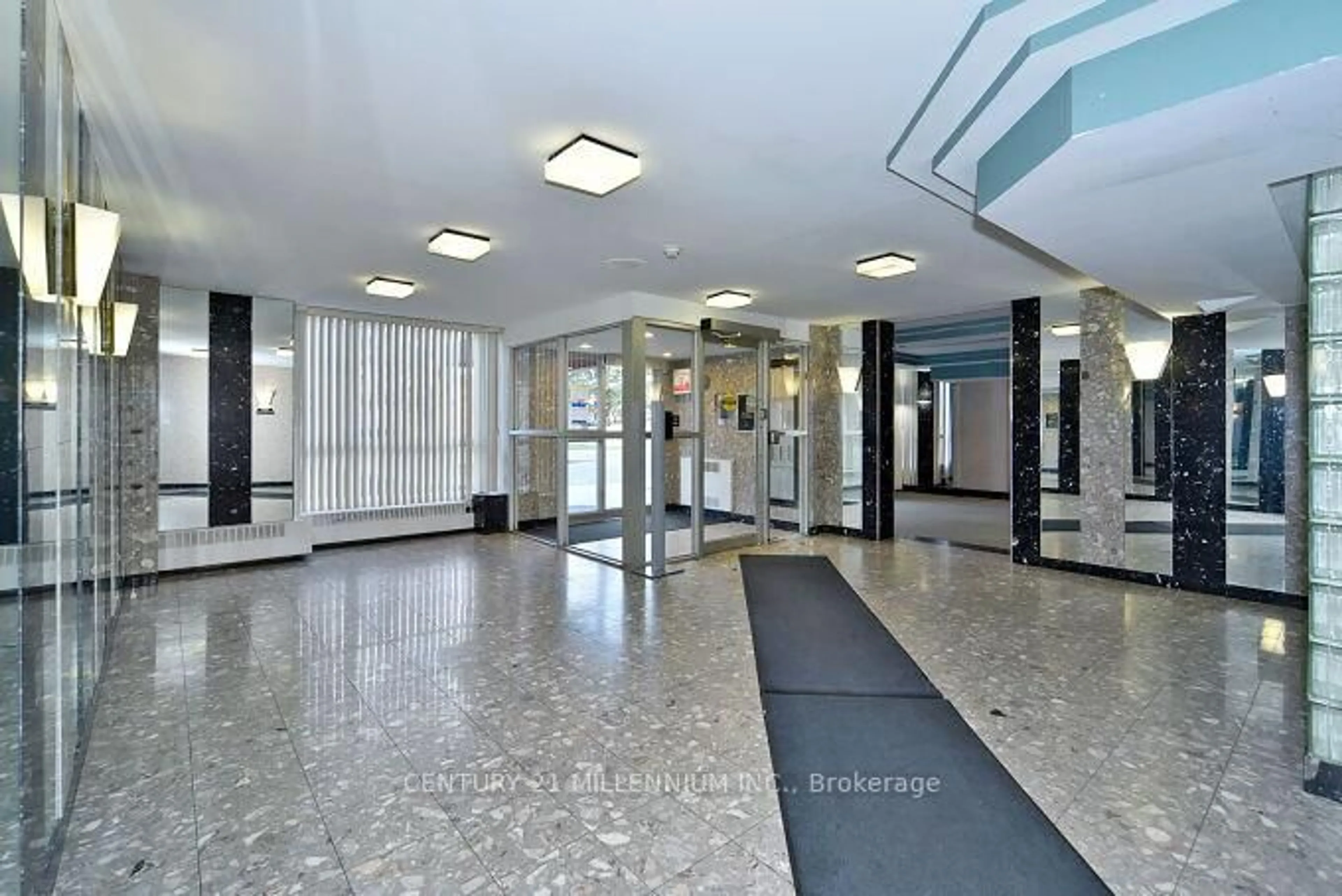 Unknown for 3077 Weston Rd #304, Toronto Ontario M9M 3A1