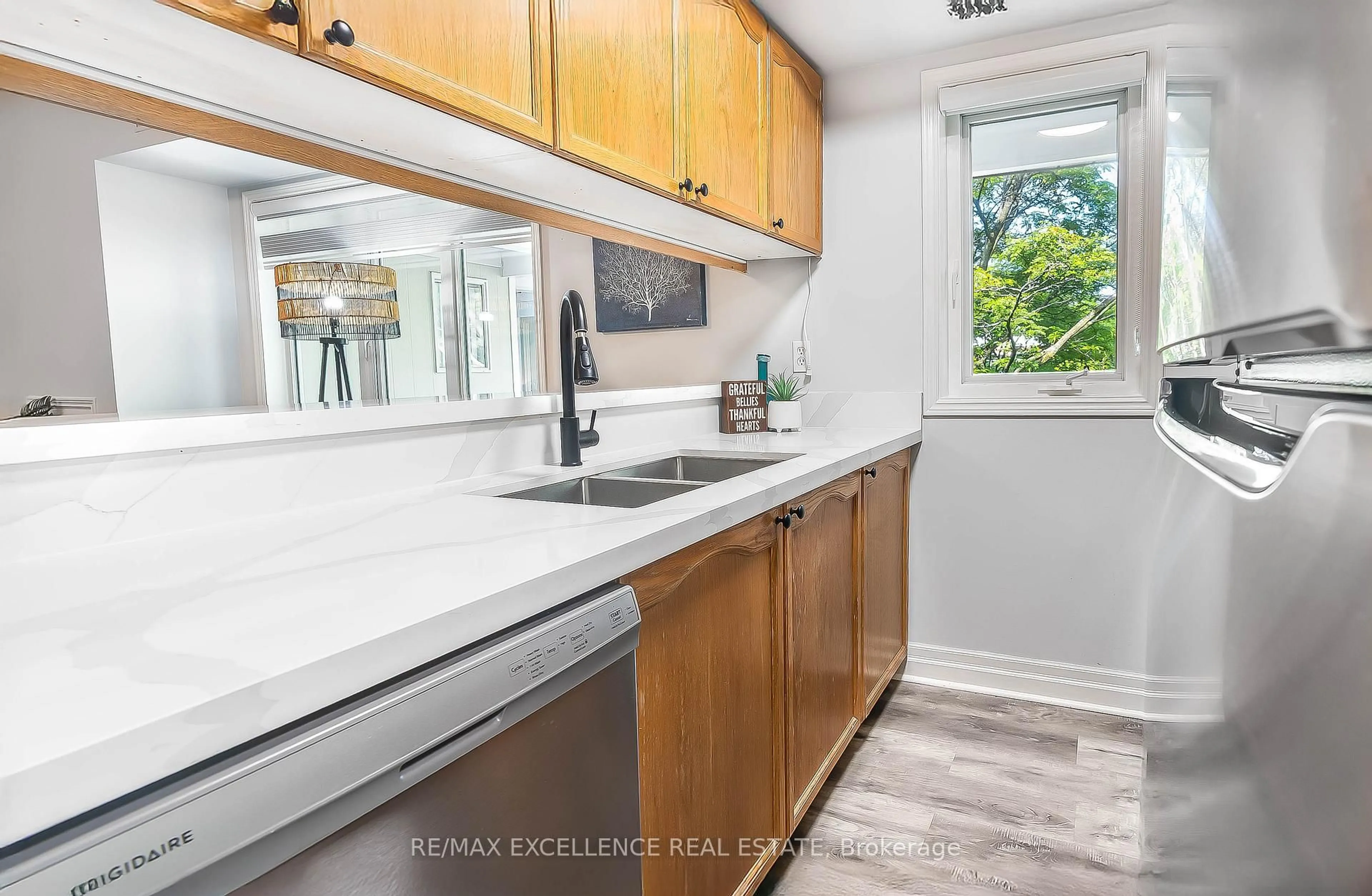 Standard kitchen, ceramic/tile floor for 101 Bristol Rd #230, Mississauga Ontario L4Z 3P4