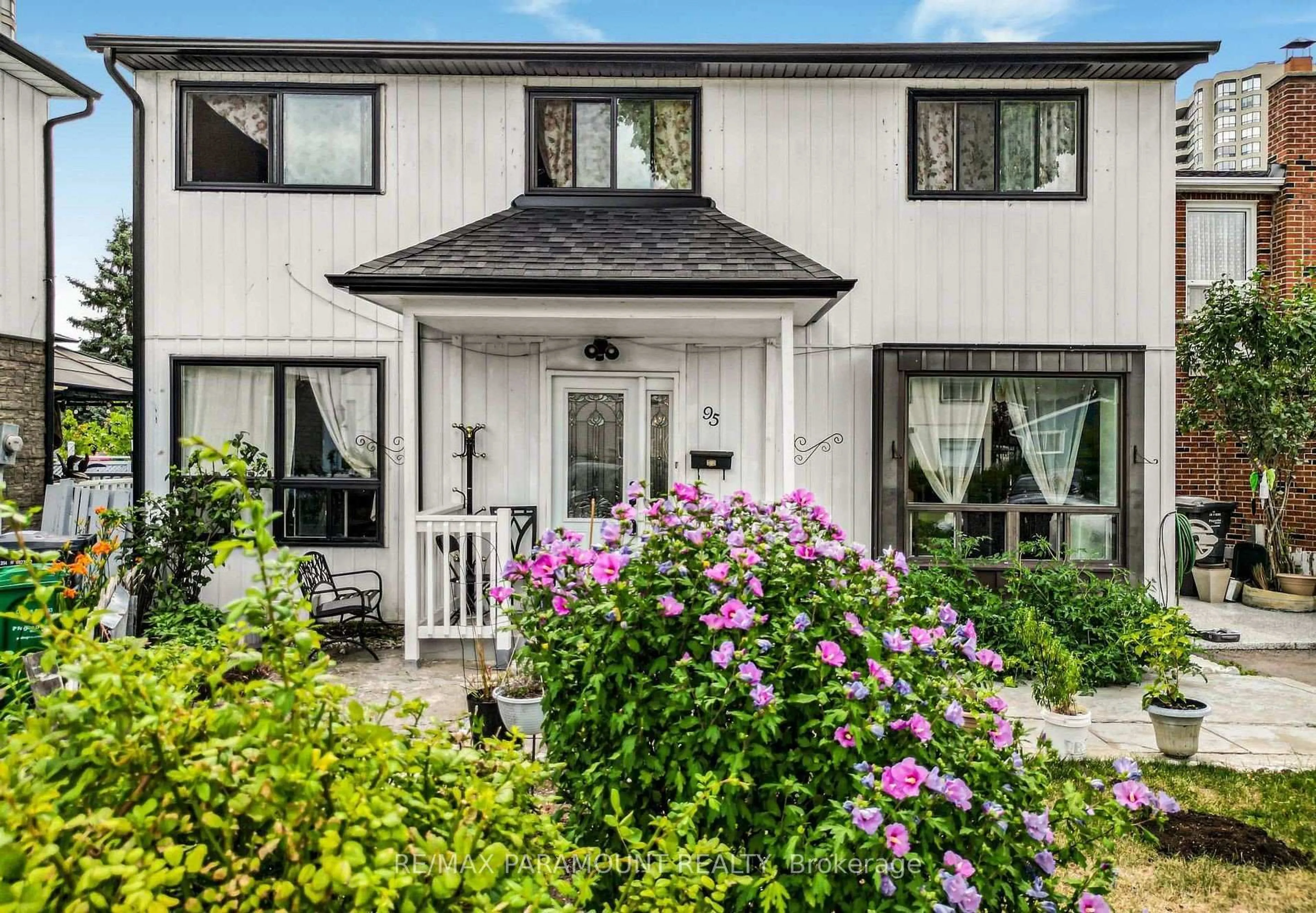 Home with vinyl exterior material, street for 95 Huntingwood Cres, Brampton Ontario L6S 1S5