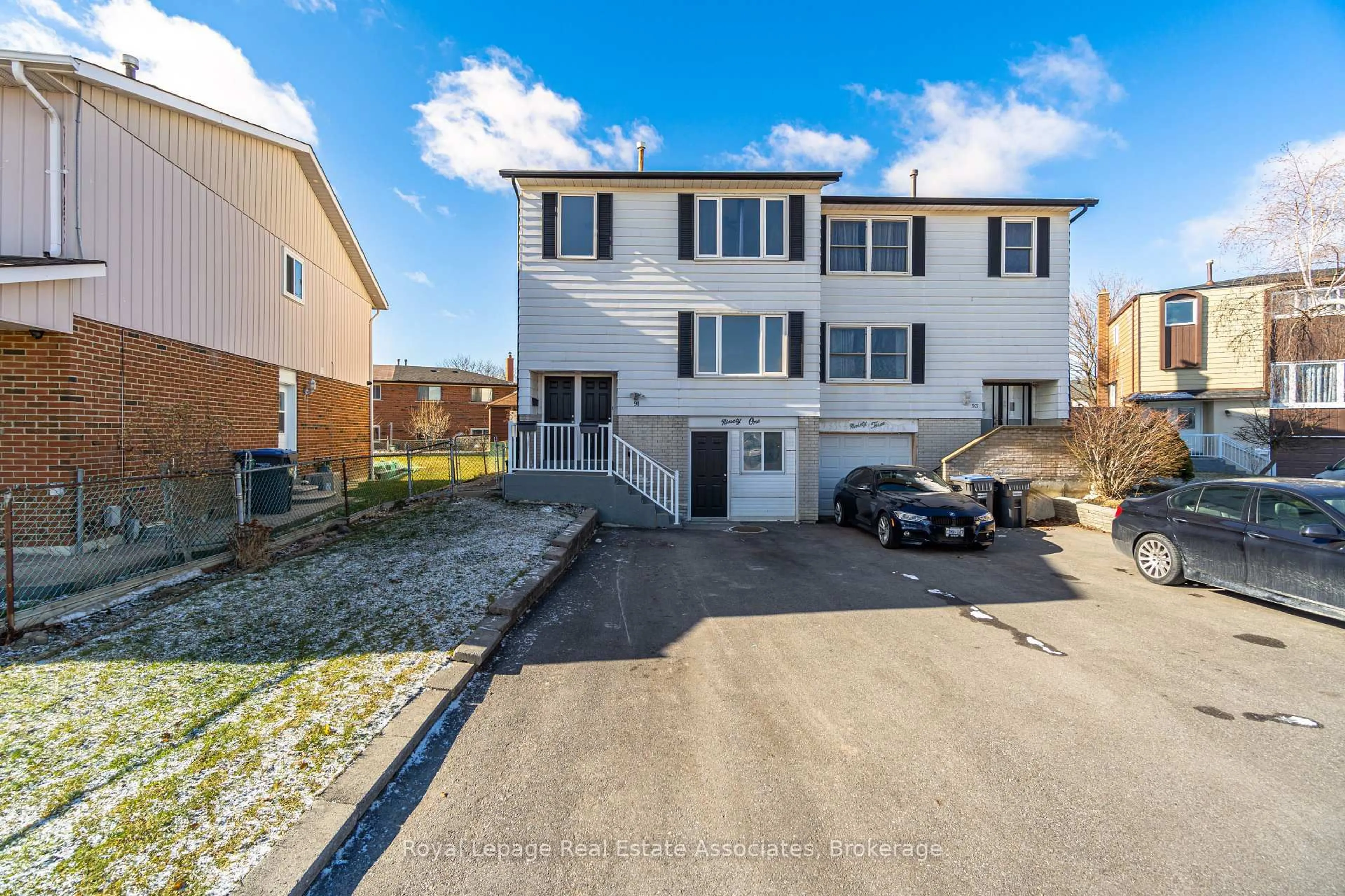 A pic from outside/outdoor area/front of a property/back of a property/a pic from drone, street for 91 Bruce beer Dr, Brampton Ontario L6V 2Z7