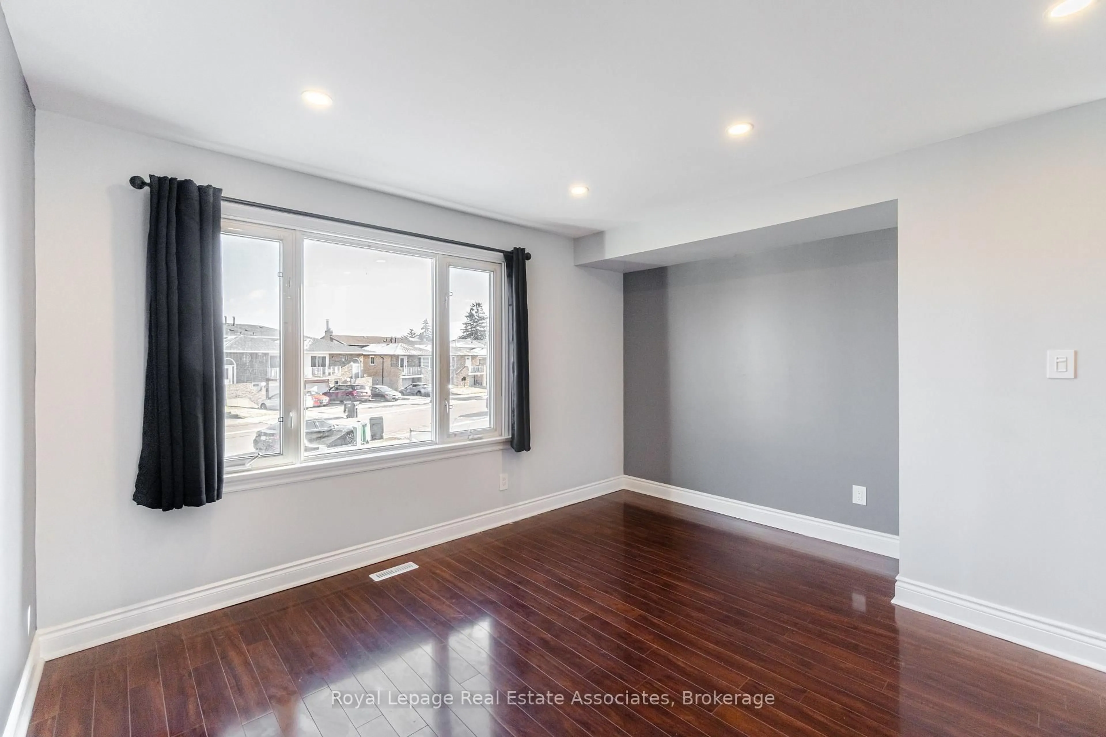 A pic of a room for 91 Bruce beer Dr, Brampton Ontario L6V 2Z7