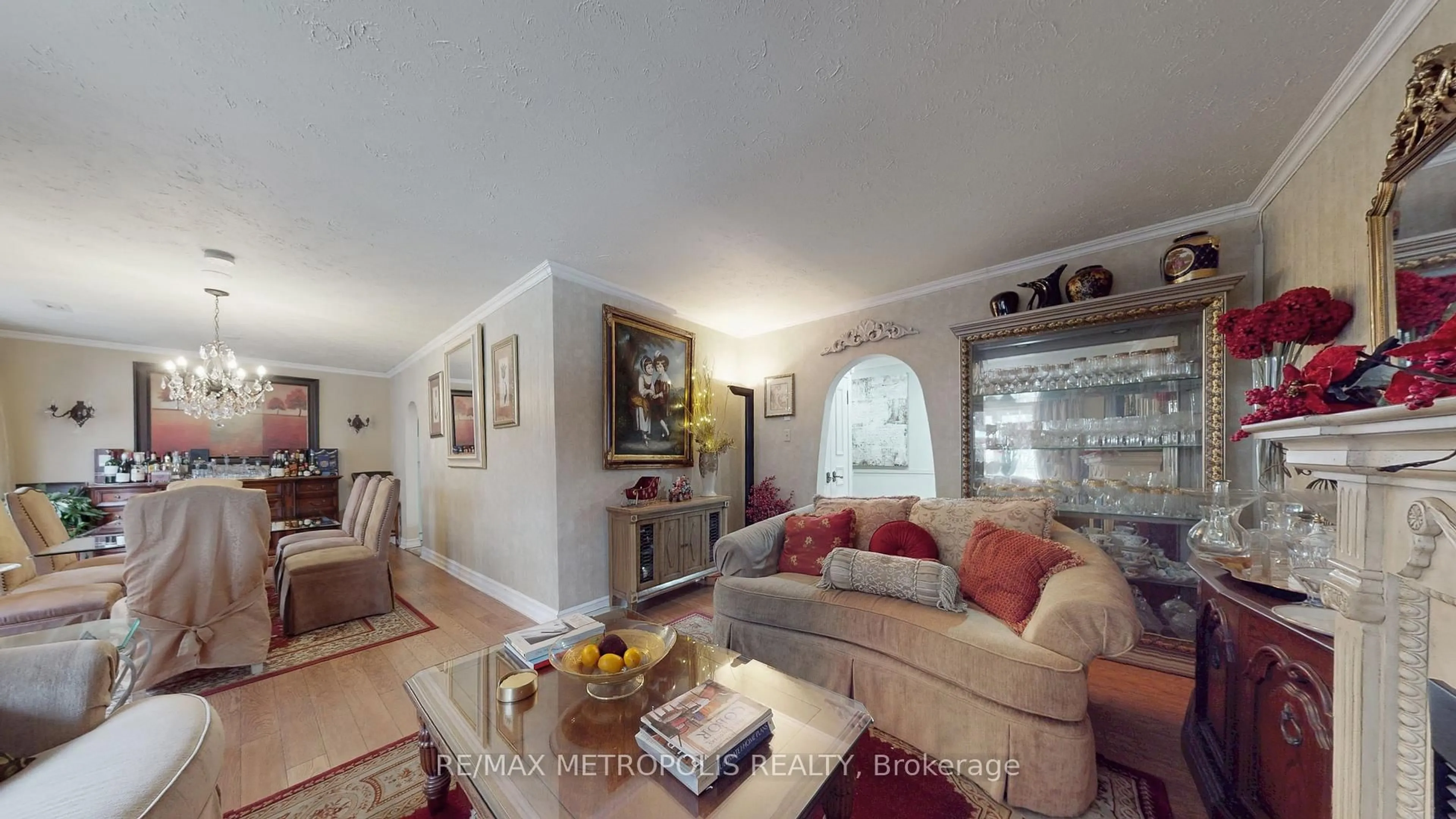 Living room with furniture, ceramic/tile floor for 11 Conamore Cres, Toronto Ontario M3J 1H2