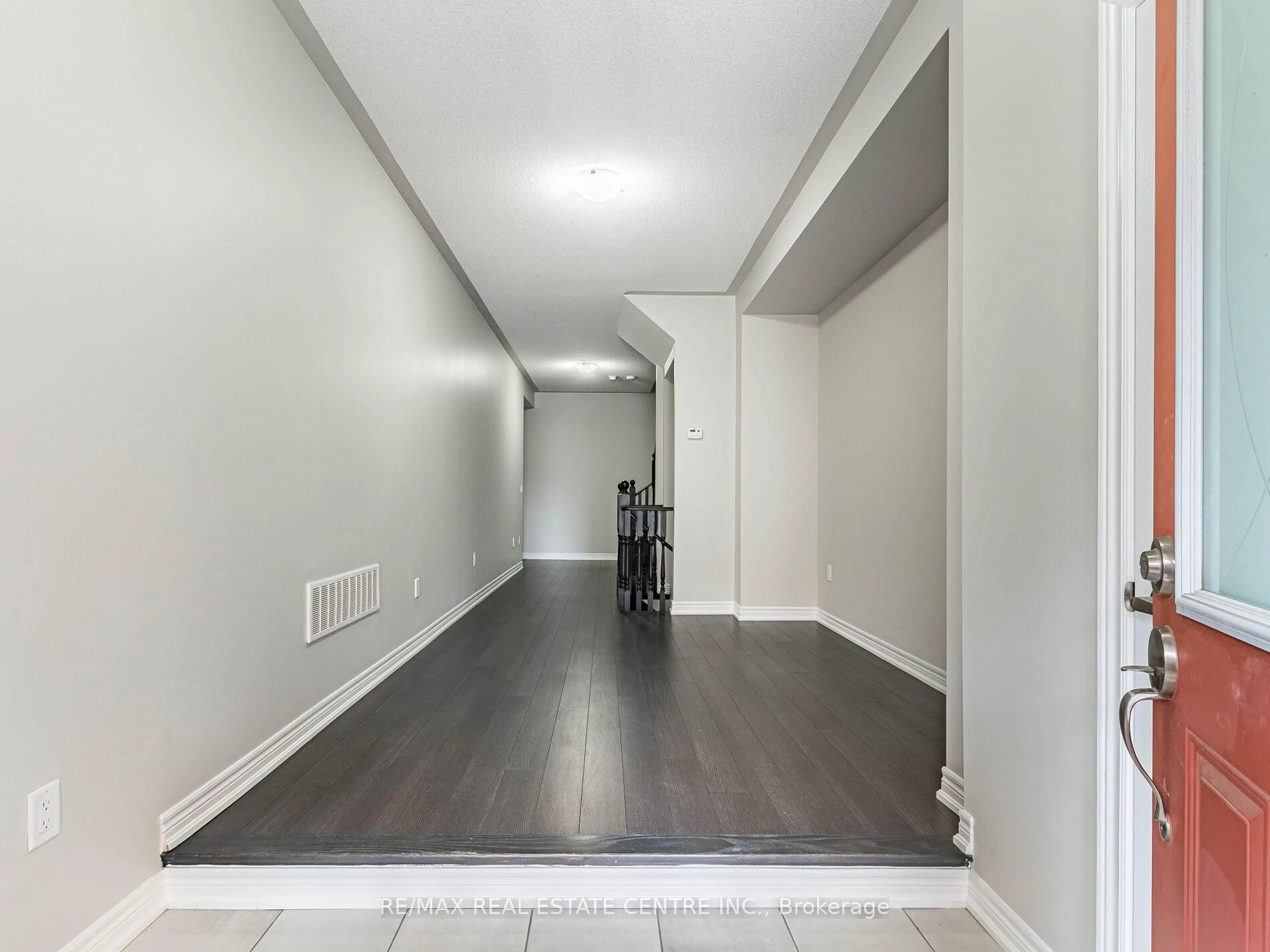 A pic of a room for 441 Brooklyn Common, Oakville Ontario L6H 3P4