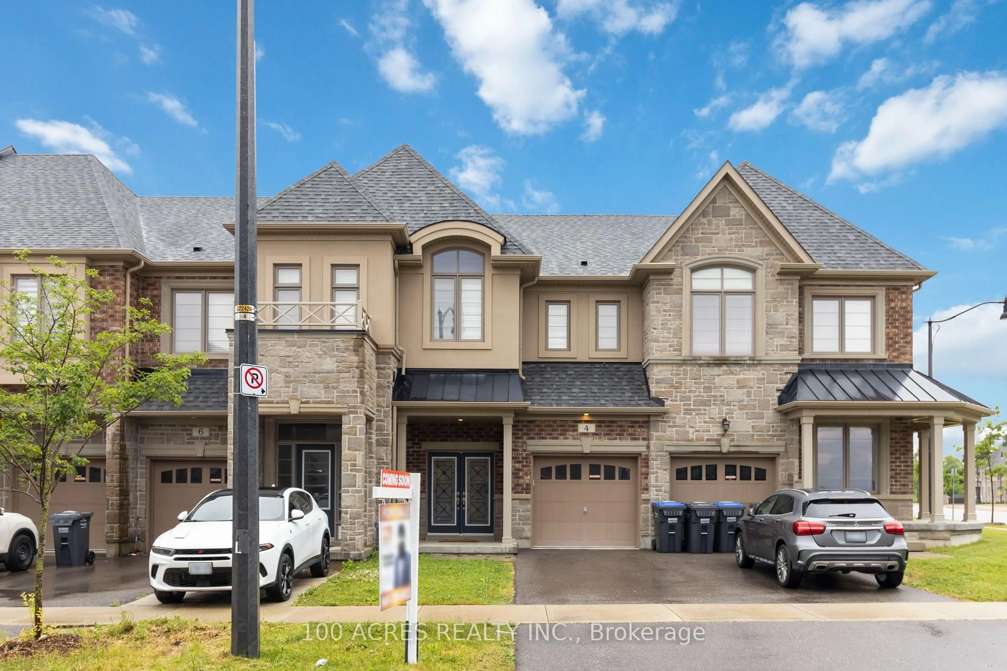 Home with brick exterior material, street for 4 Dalbeattie Dr, Brampton Ontario L6Y 6H6