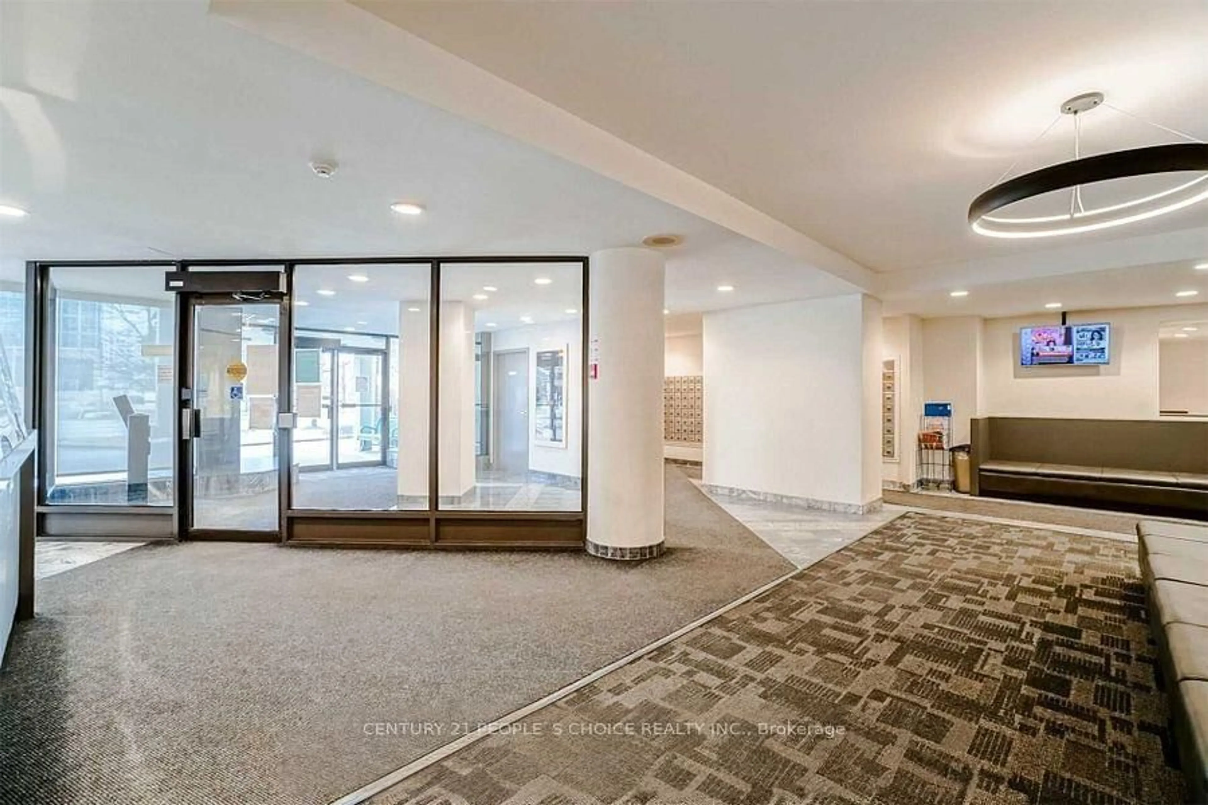Indoor foyer for 350 Webb Dr #2010, Mississauga Ontario L5B 3W4