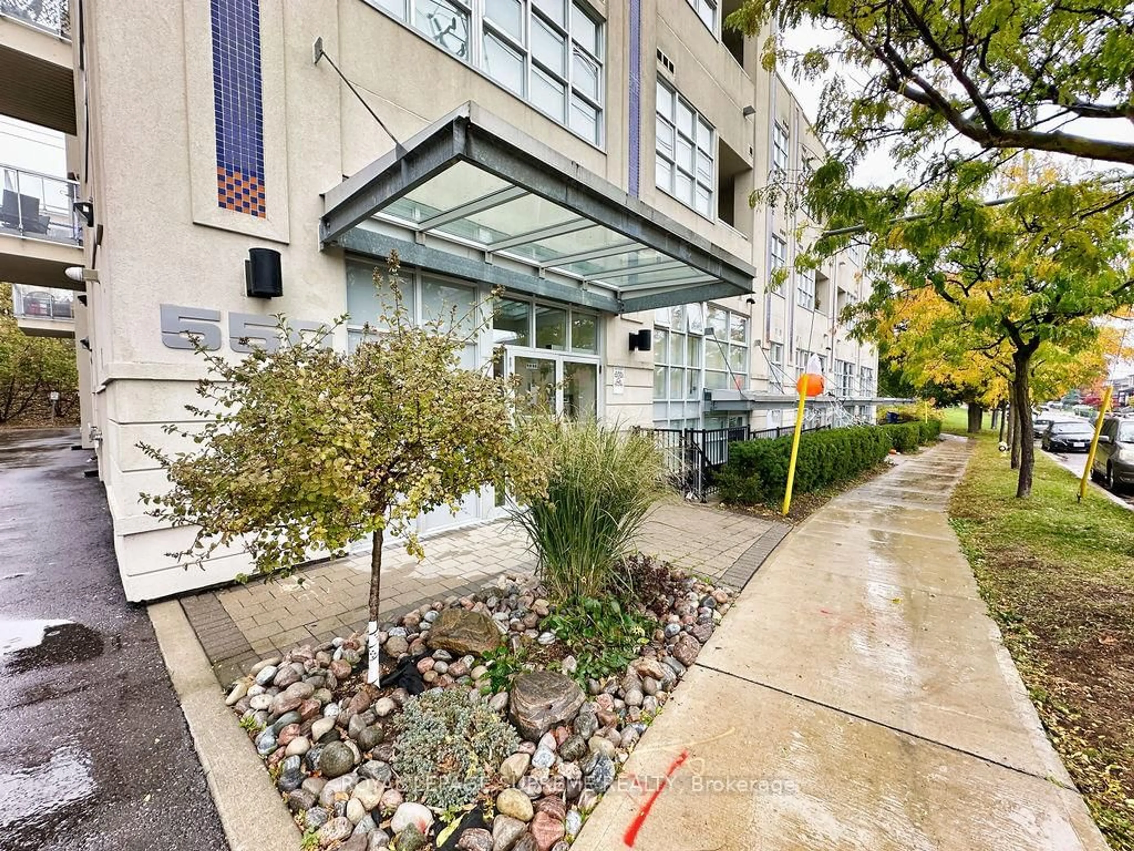 Unknown for 550 Hopewell Ave #309, Toronto Ontario M6E 2S6